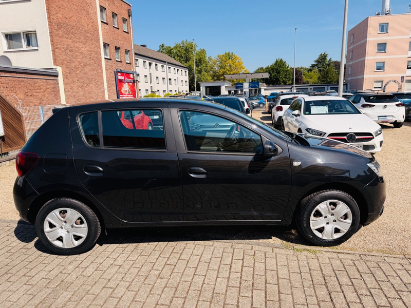 Dacia Sandero aus 1 Hand + Navi + Klima+PDC — photo 9