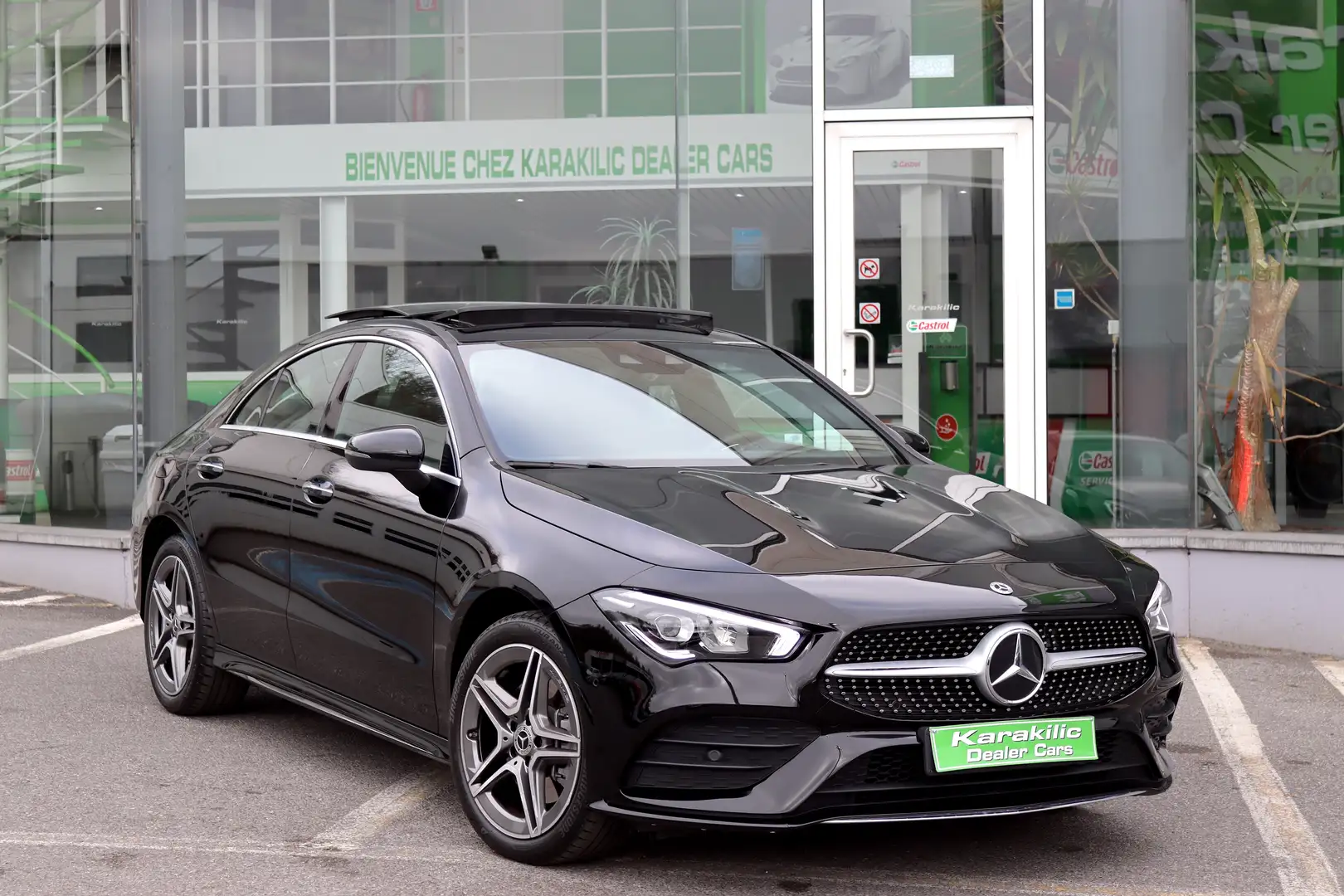 Mercedes-Benz CLA 250 e PHEV 160CV PACK AMG BTE AUTO TOIT PANO FULL TVAC Noir - 1