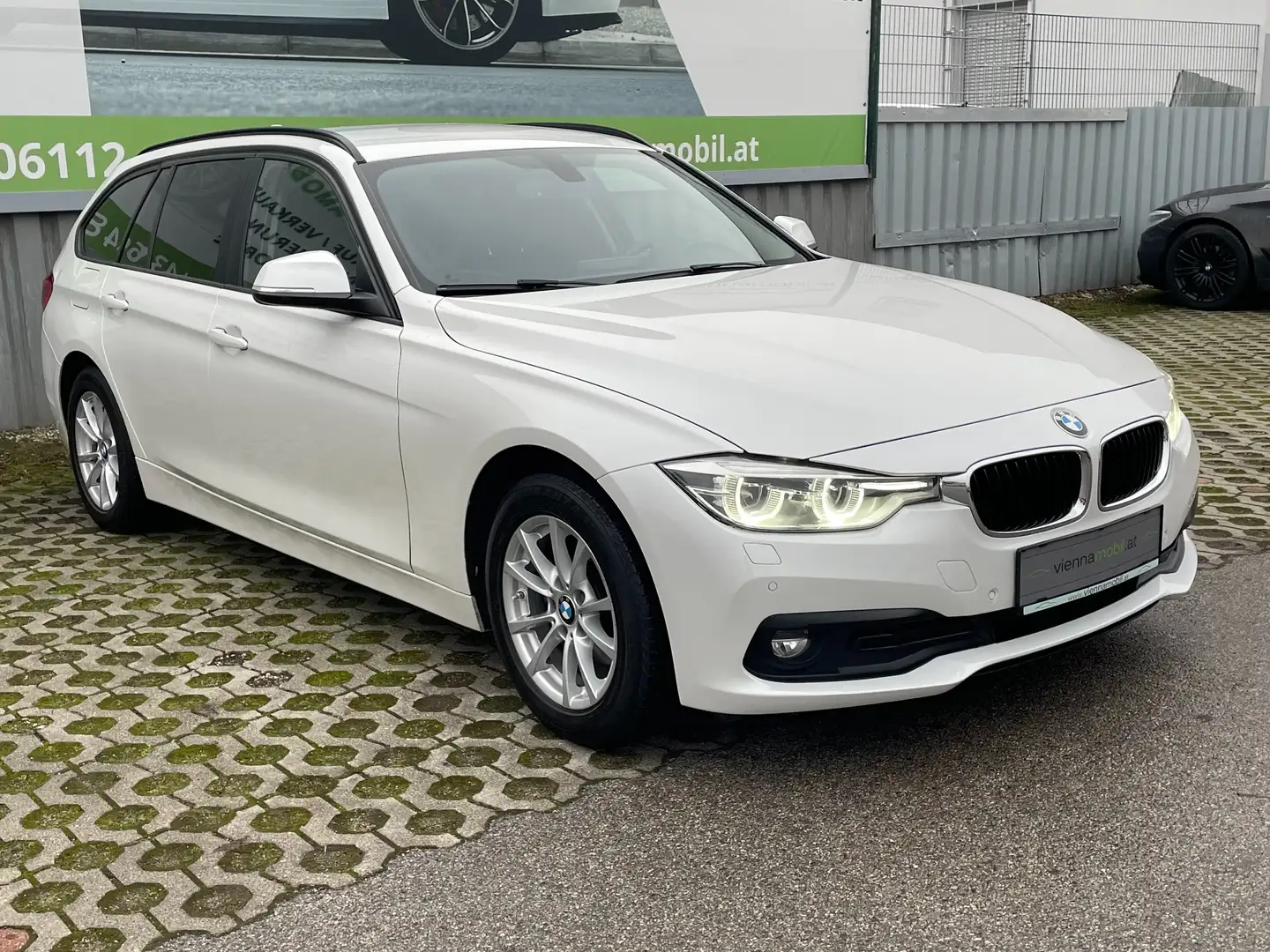 BMW 318 318d Touring Advantage Aut. * 2. Besitz * Weiß - 1