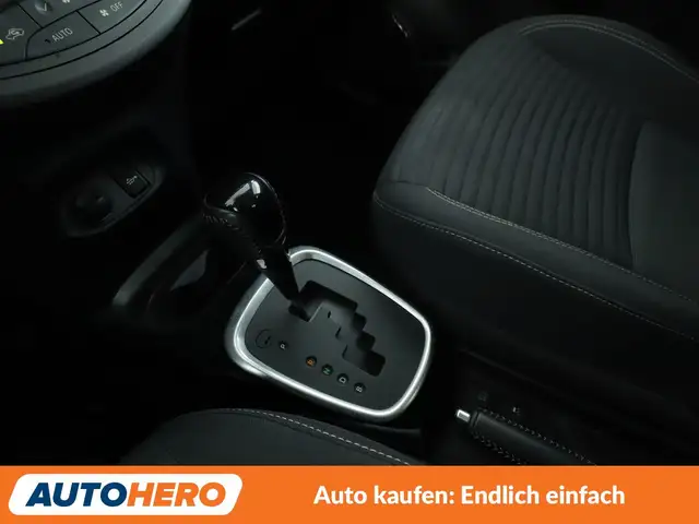 Toyota Yaris view 25