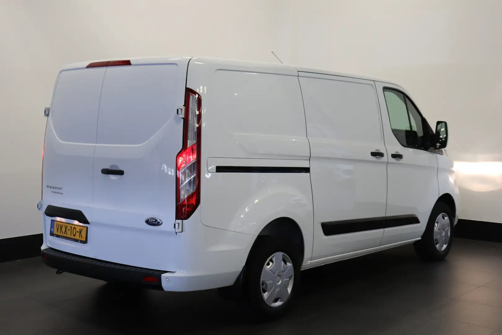 Ford Transit Custom 2.0 TDCI EURO 6 - Airco - Navi - Cruise - € 11.900 Blanc - 2