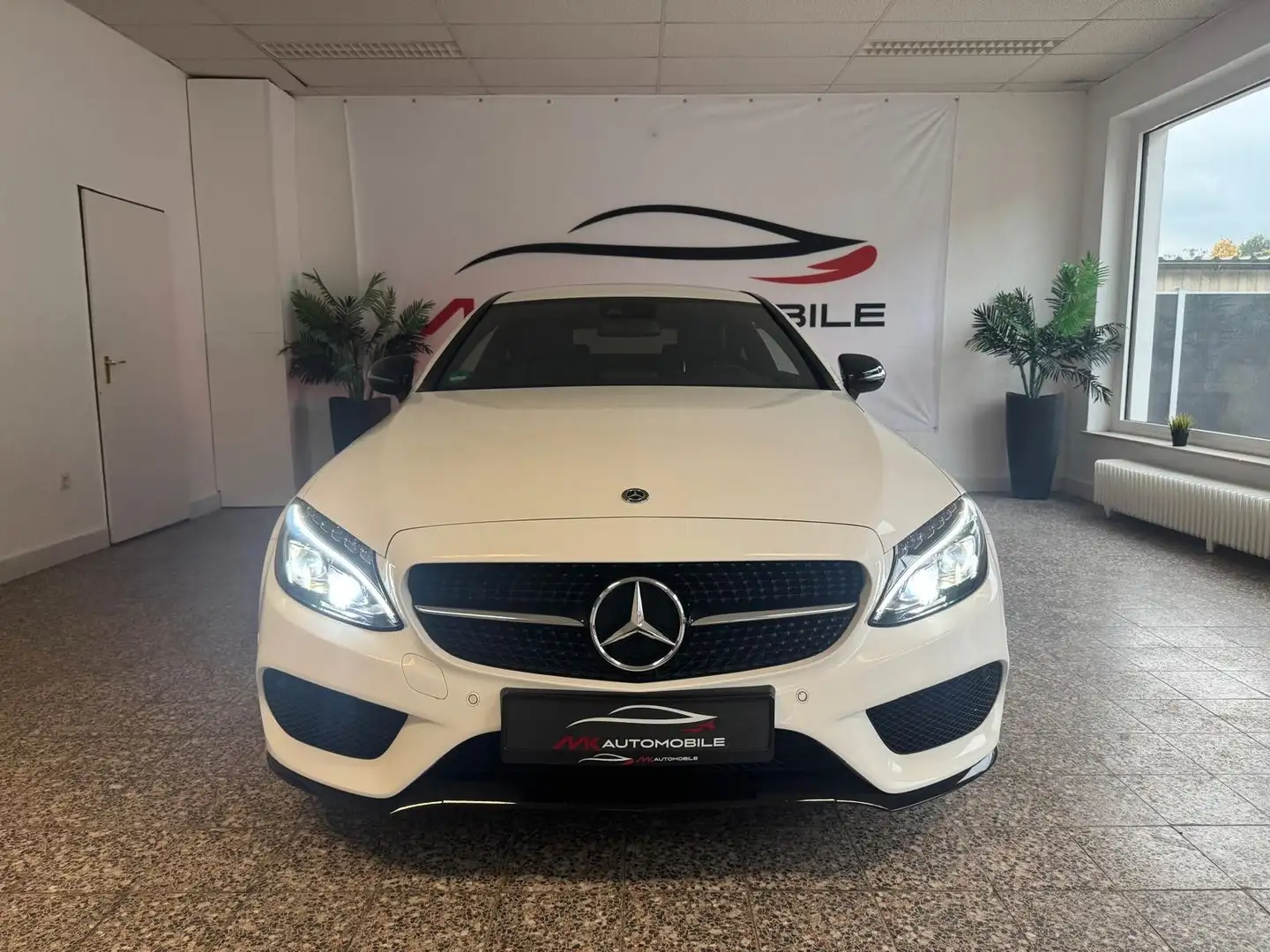 Mercedes-Benz C 200 Coupe AMG Night Edition Ambiente 1. Hand Weiß - 2