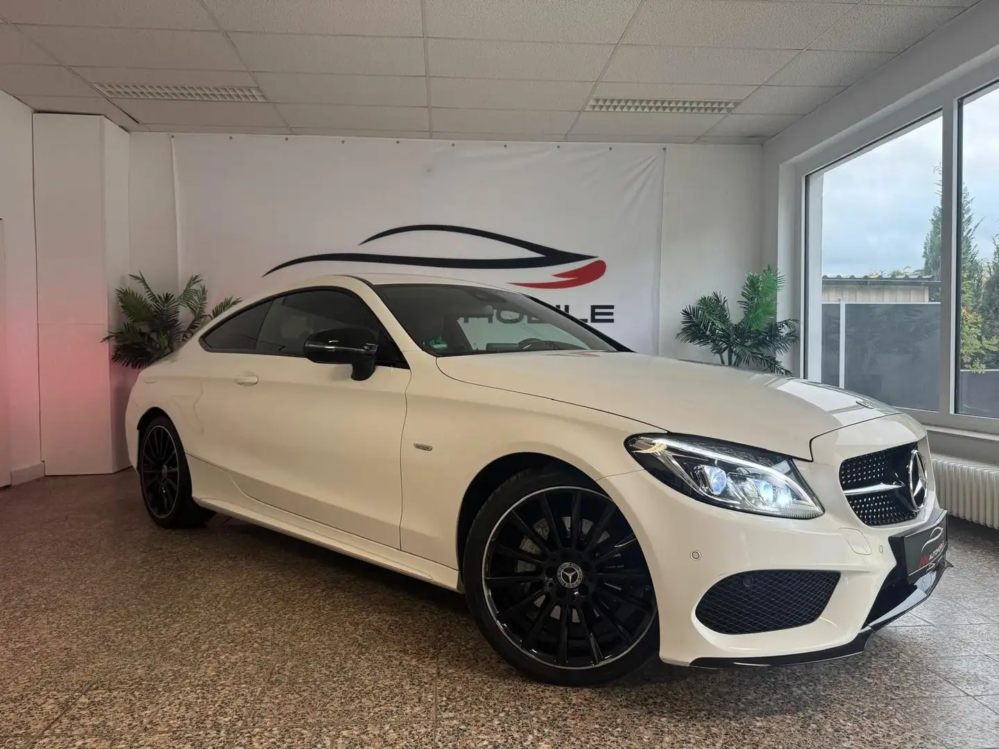 Mercedes-Benz C 200 Coupe AMG Night Edition Ambiente 1. Hand Weiß - 1