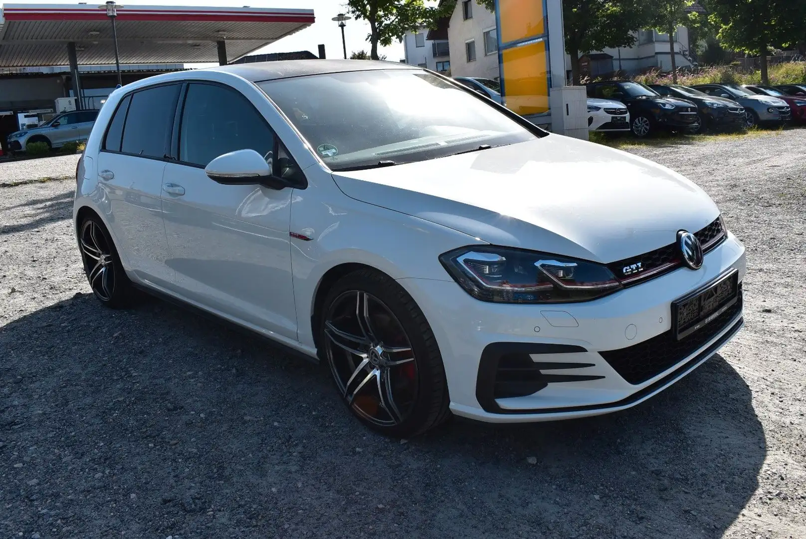 Volkswagen Golf VII Lim. GTI "NAVI/LED/SHZ/ACC/PDC" - 1