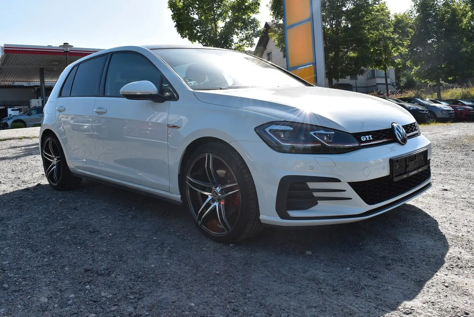 Volkswagen Golf VII Lim. GTI "NAVI/LED/SHZ/ACC/PDC" - 2