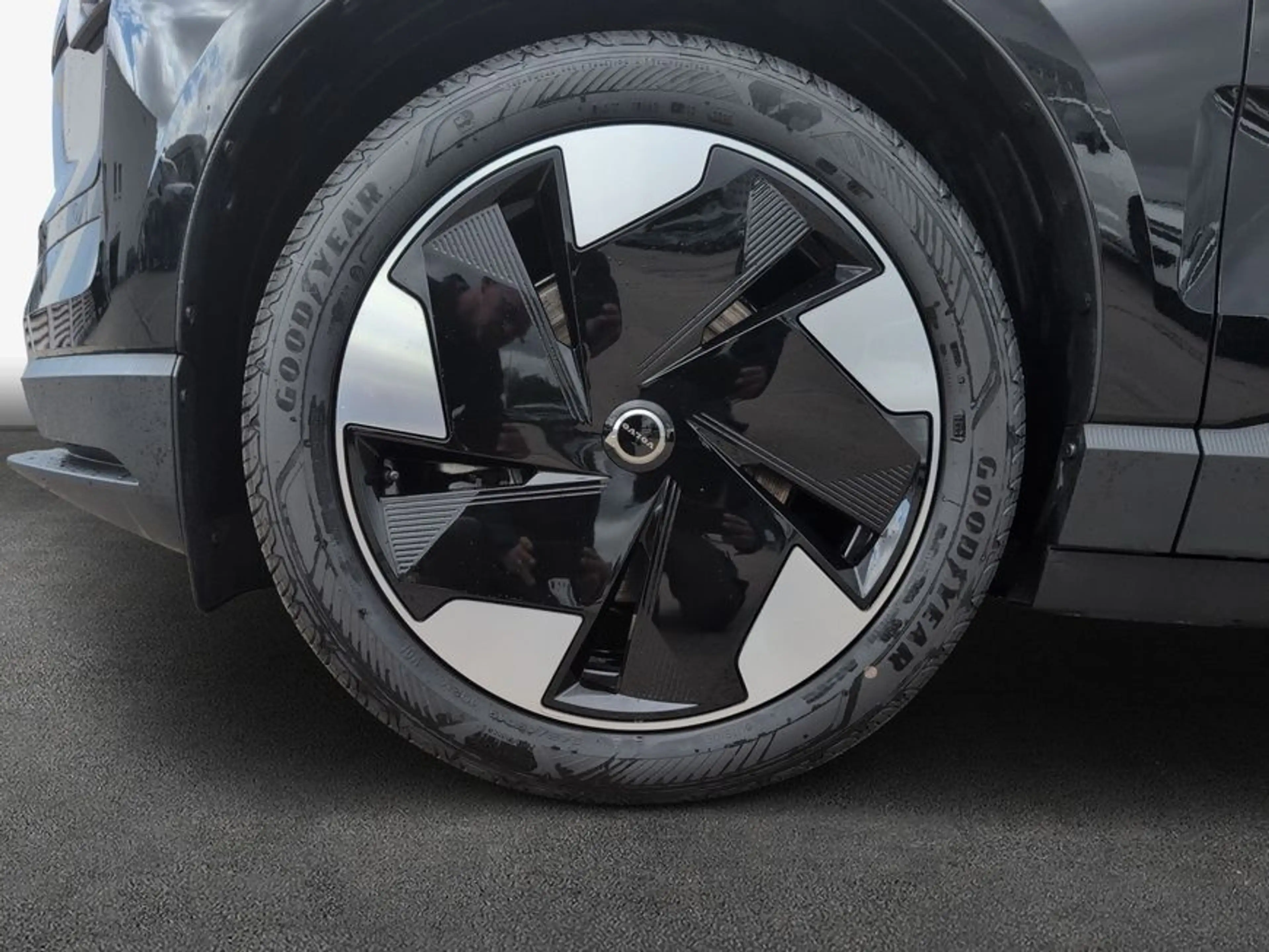 Volvo EX30 Single M. Ext. Range RWD Black Edition Plus A — photo 8
