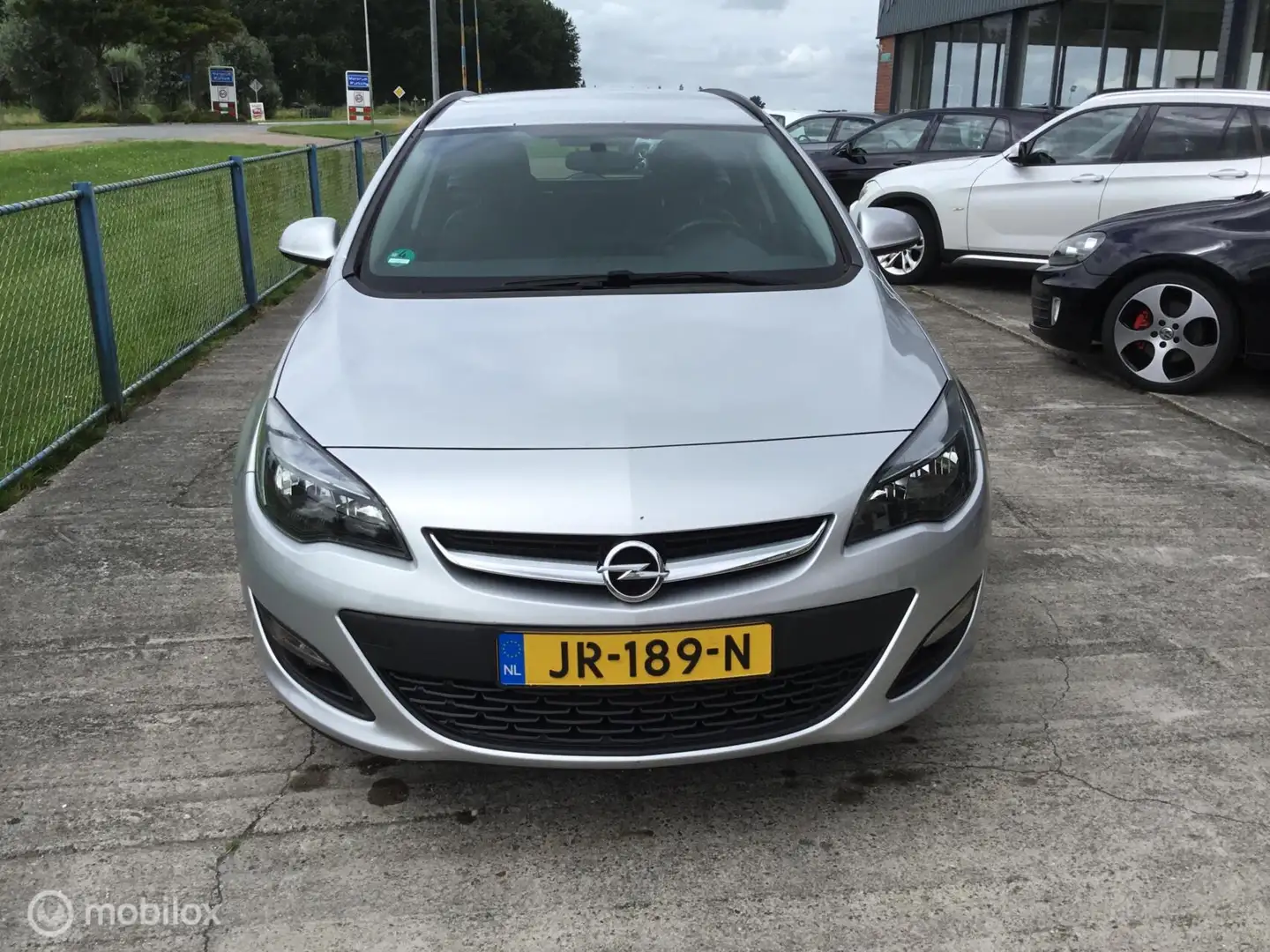 Opel Astra Sports Tourer 1.6 CDTi Design Edition Grau - 2