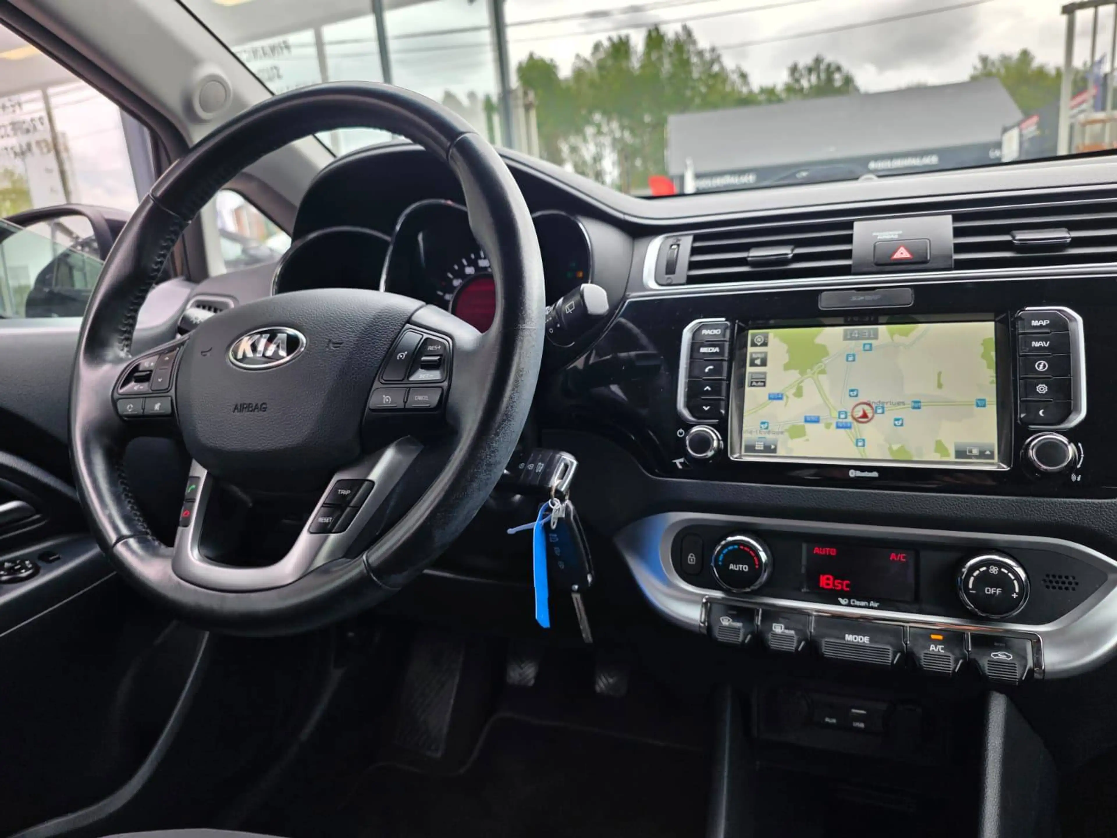Kia Rio 🟢1.2 ESSENCE 84CV - GPS - CAMERA - CAPTEURS — photo 8