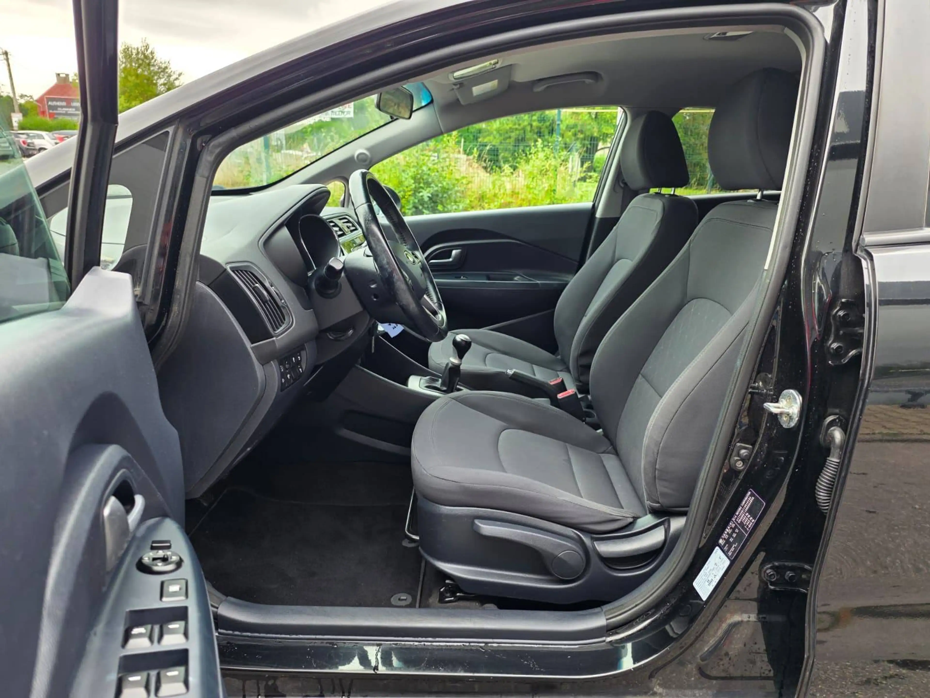 Kia Rio 🟢1.2 ESSENCE 84CV - GPS - CAMERA - CAPTEURS — photo 5