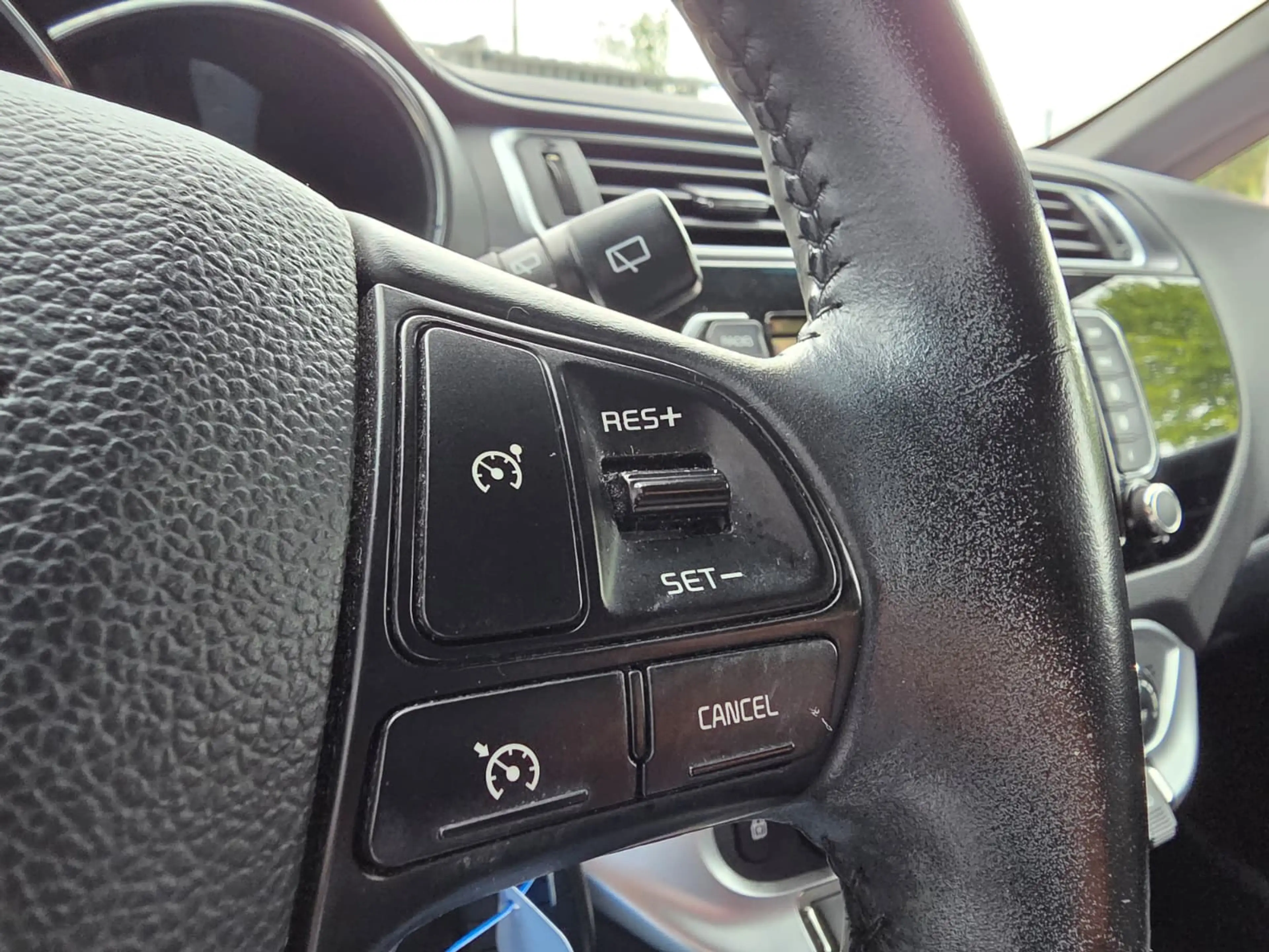 Kia Rio 🟢1.2 ESSENCE 84CV - GPS - CAMERA - CAPTEURS — photo 11