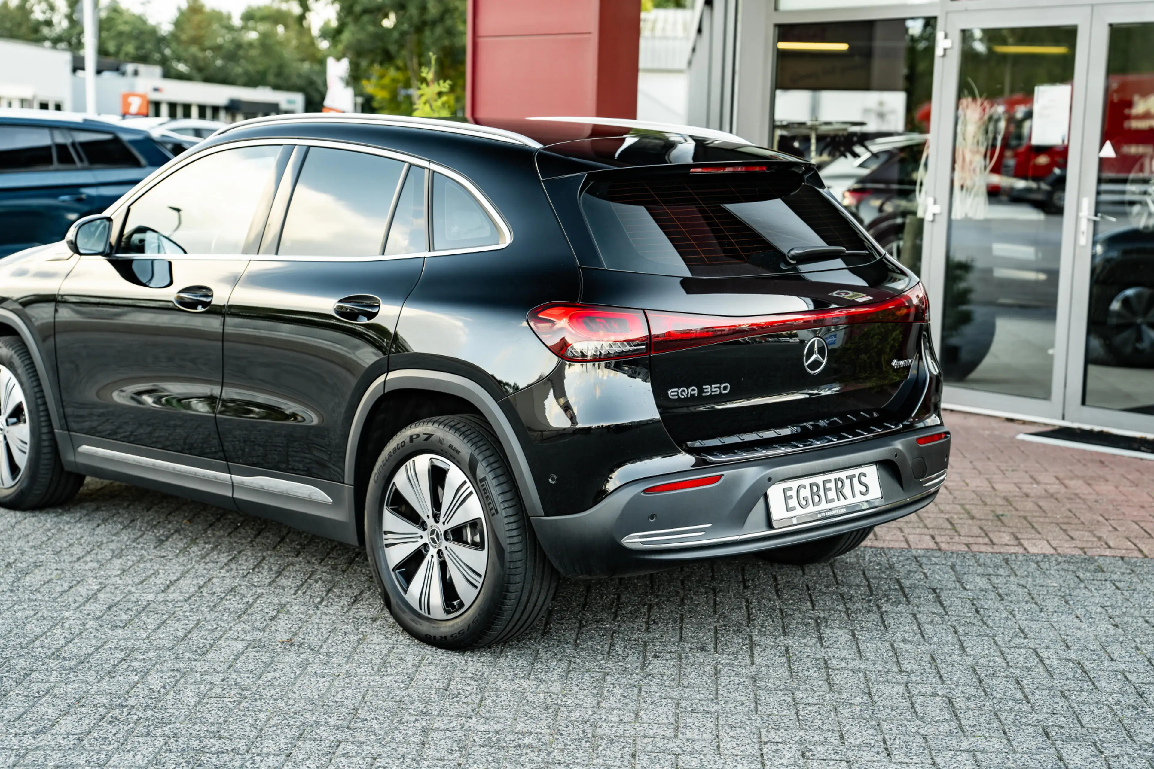 Mercedes-Benz EQA 350 4MATIC Luxury Line 67 kWh — photo 3