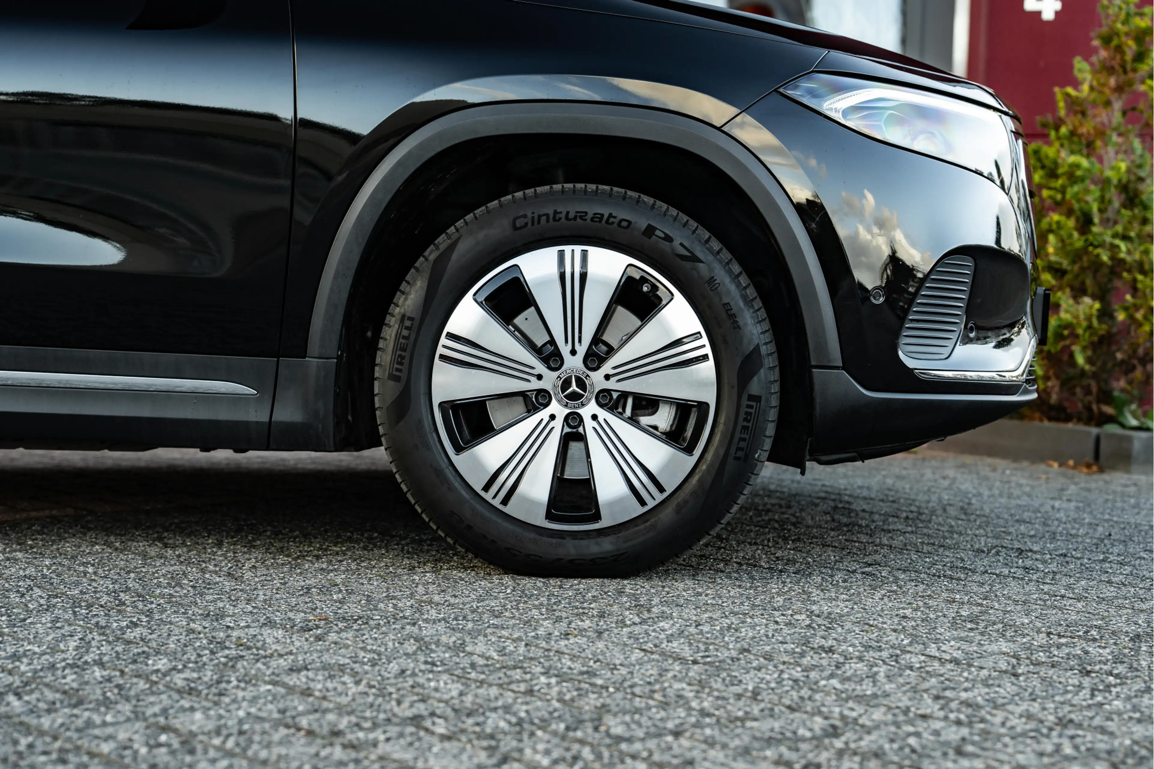 Mercedes-Benz EQA 350 4MATIC Luxury Line 67 kWh — photo 4