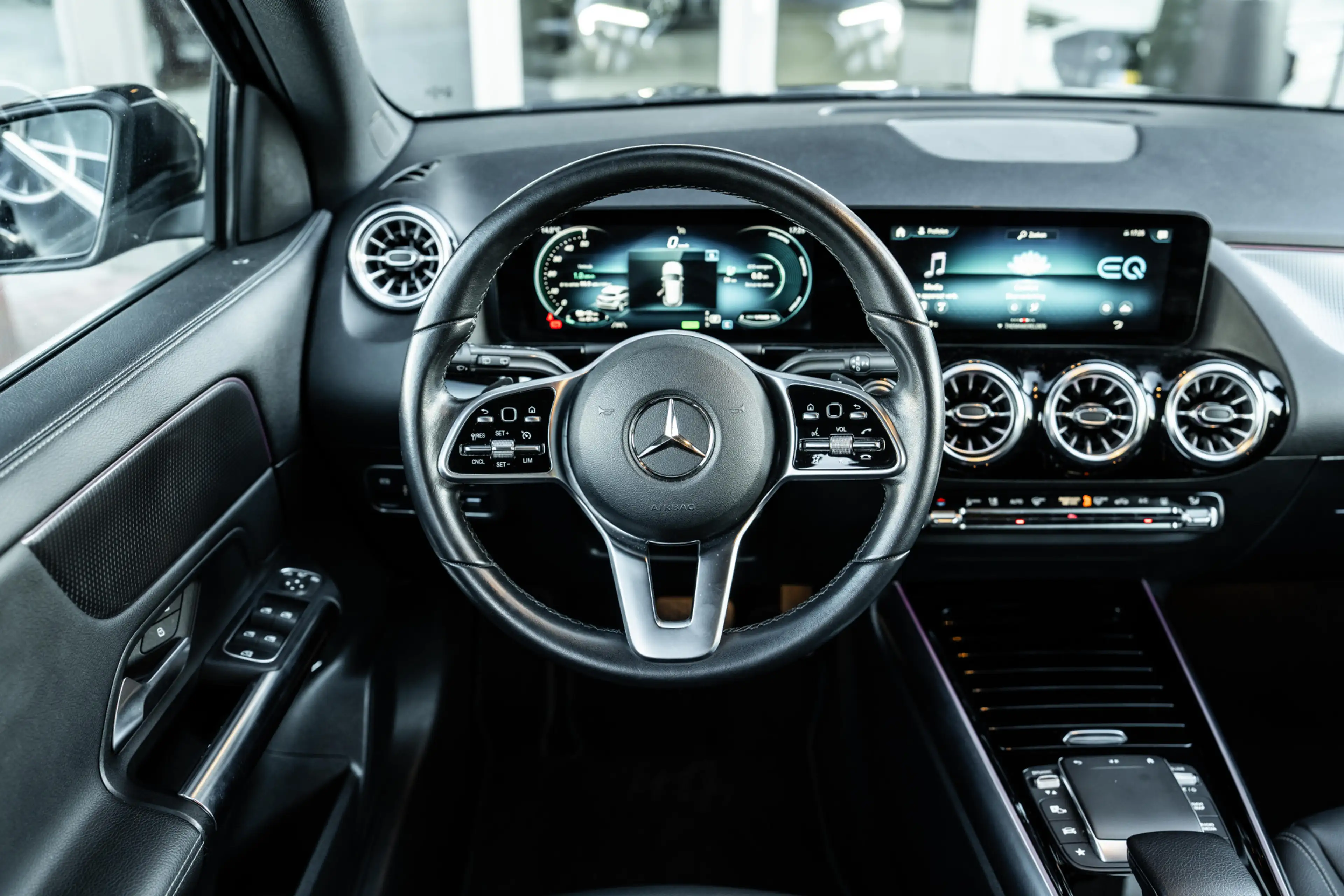 Mercedes-Benz EQA 350 4MATIC Luxury Line 67 kWh — photo 5