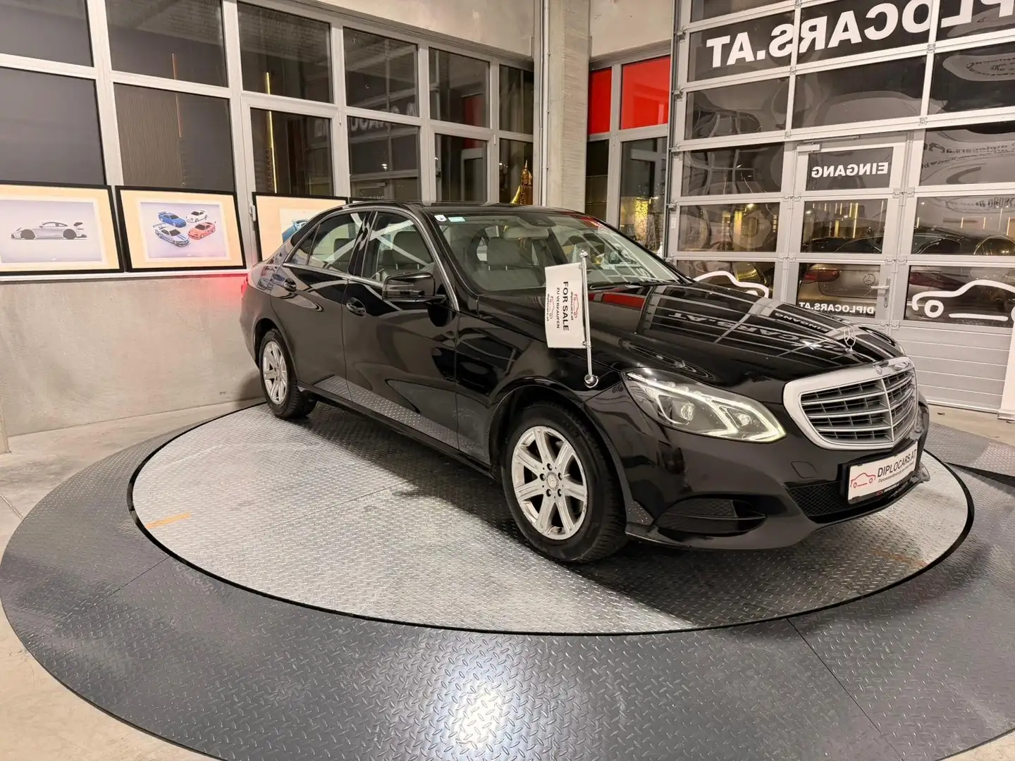 Mercedes-Benz E 220 E 220 BlueEfficiency Edition Erstbesitz Schwarz - 1