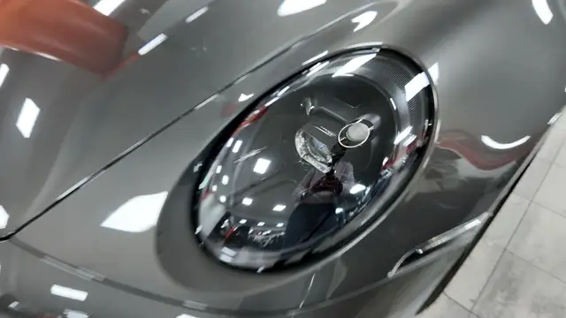 Porsche 911 view 10