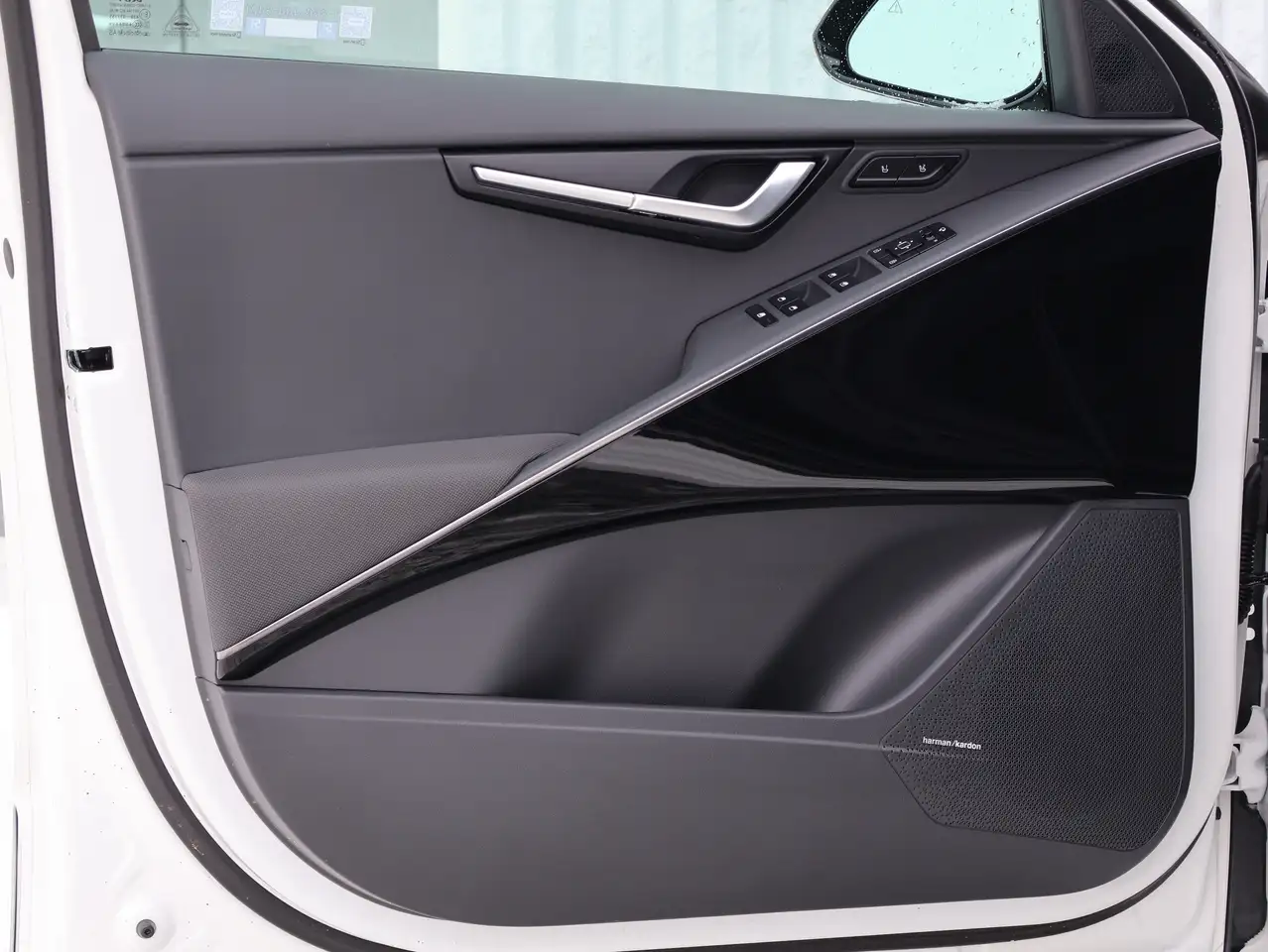 Kia Niro снимка Kia Niro