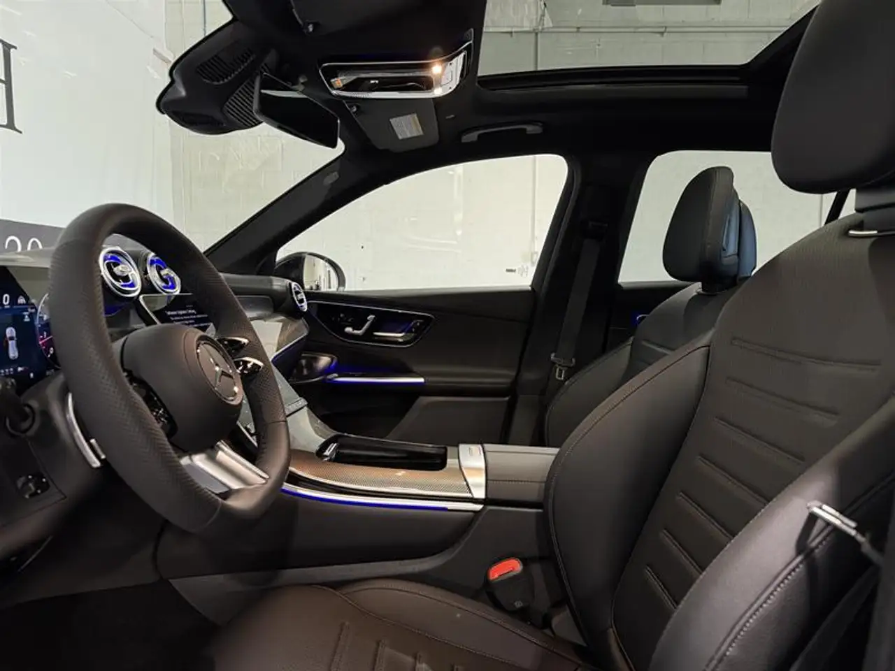 Mercedes-Benz GLC снимка Mercedes-Benz GLC