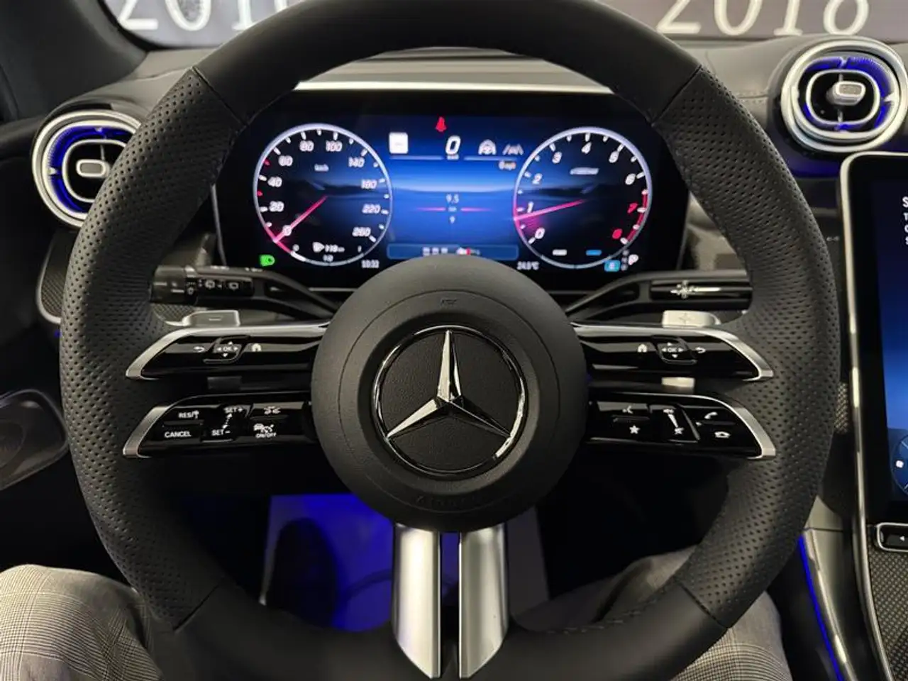 Mercedes-Benz GLC снимка Mercedes-Benz GLC