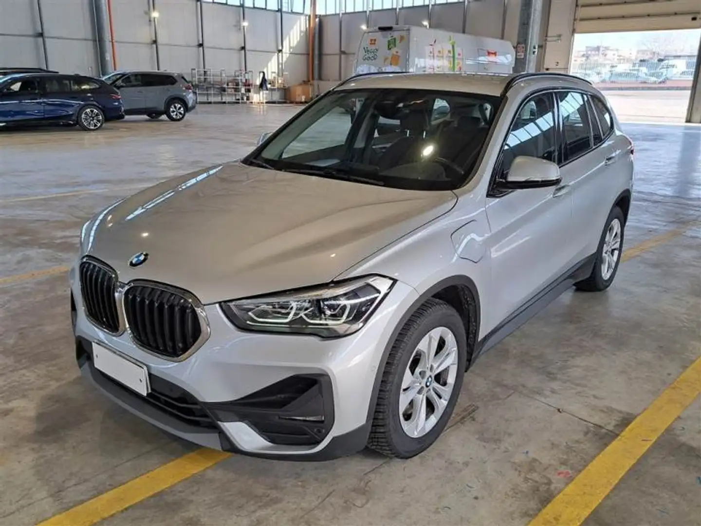 BMW X1 xDrive25e Plateado - 2
