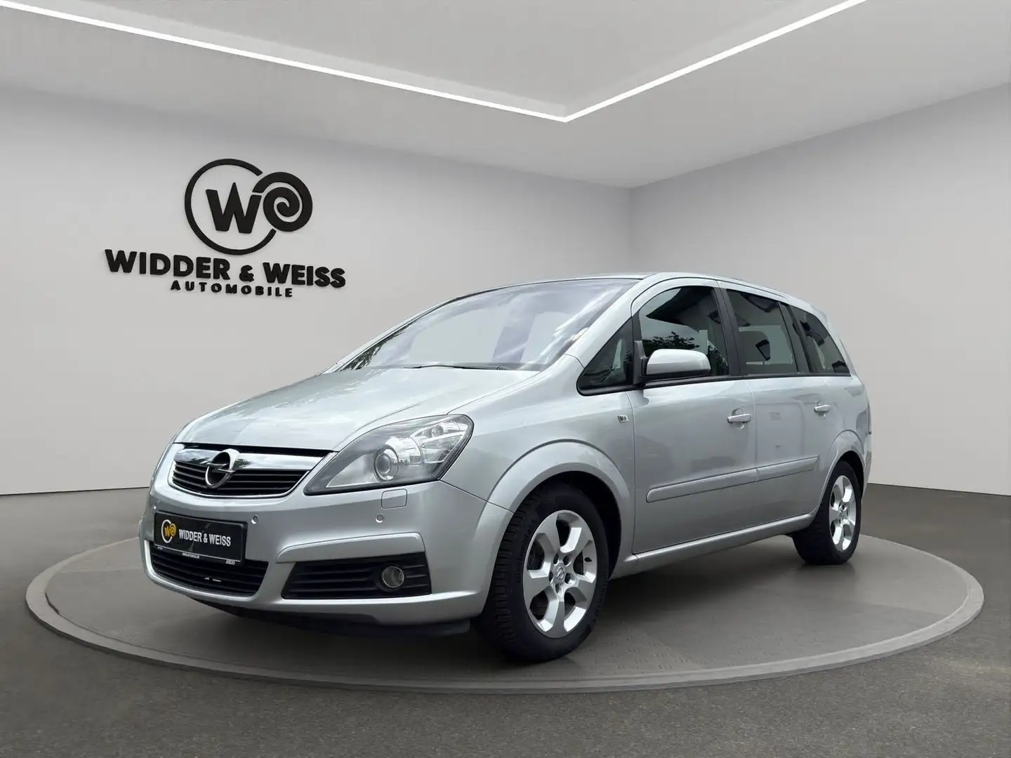 Opel Zafira Edition 1.9 CDTI AUTOMATIK/BI-XENON/AHK/S-HEFT Stříbrná - 1
