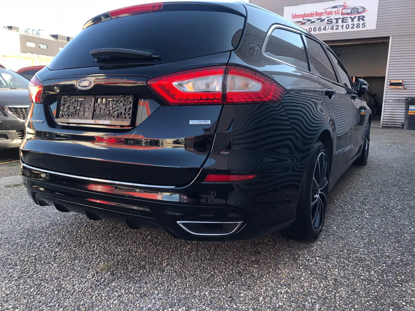 Ford Mondeo Mondeo Traveller Titanium 1,5 TDCi# PANORAMA DACH Schwarz - 2
