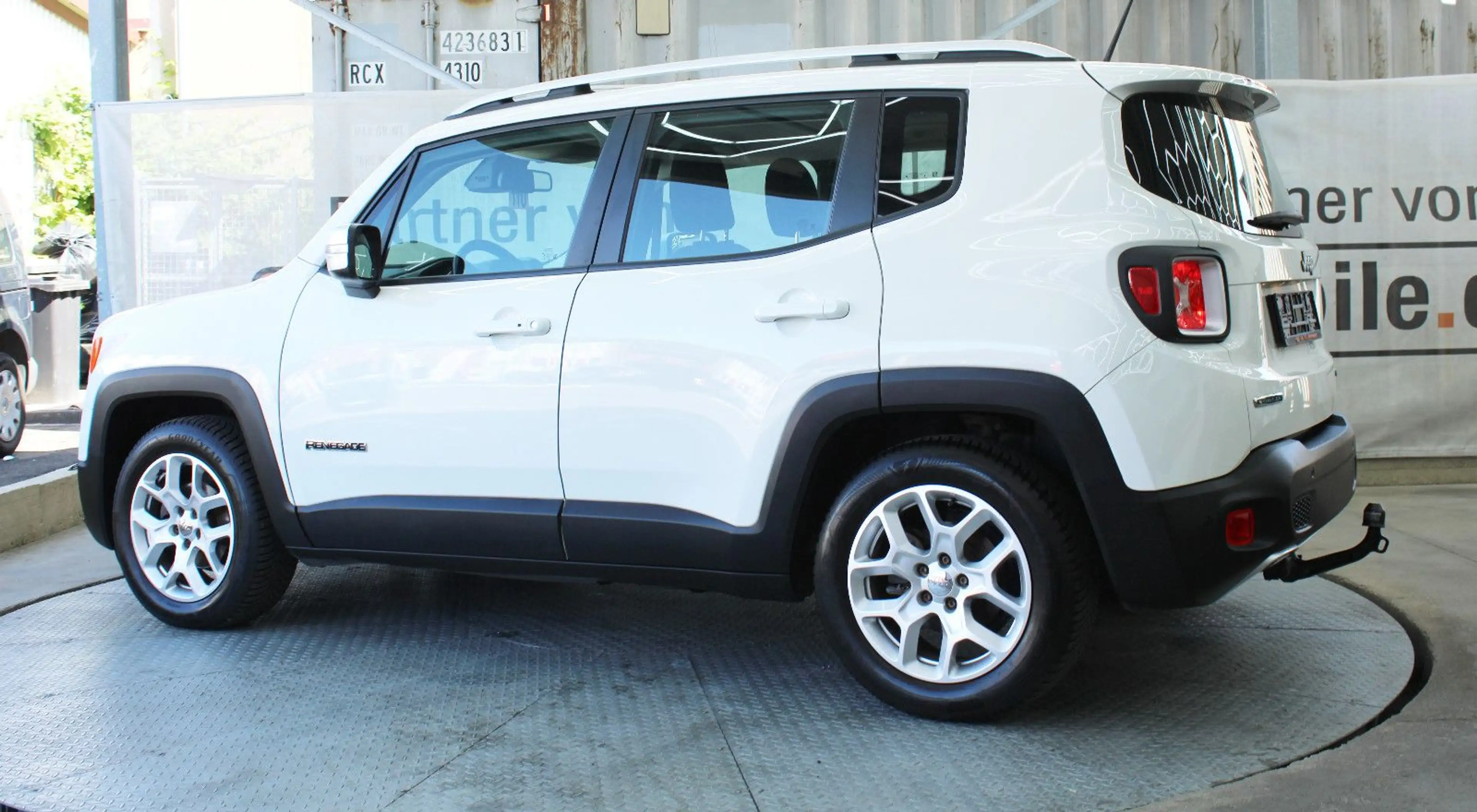 Jeep Renegade Limited *Tüv&Inspektion Neu*Navi* — photo 11