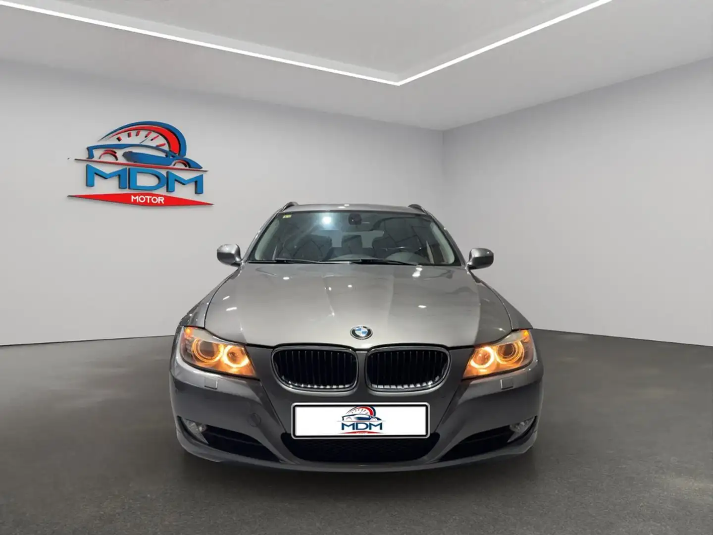 BMW 318 318d Auto Touring Grijs - 2