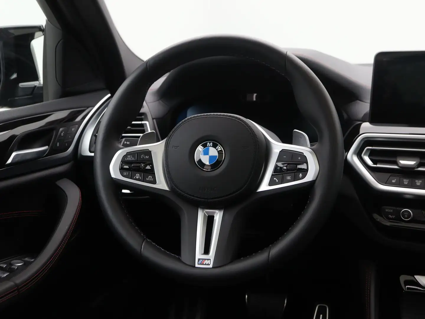 BMW X4 M40i High Executive Zwart - 2