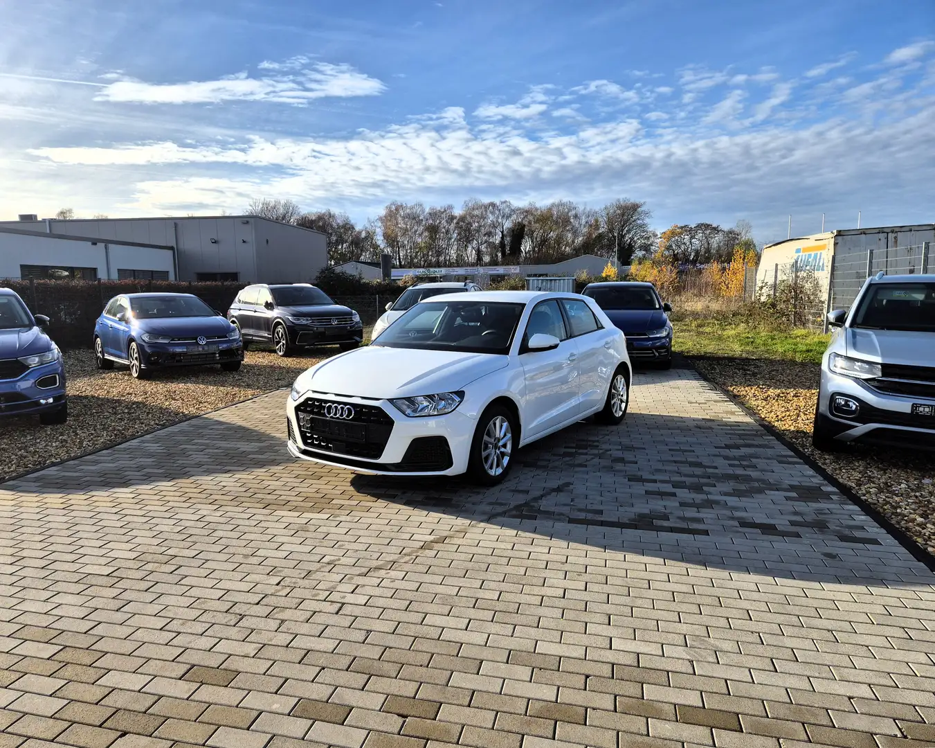 Audi A1 A1 25 TFSI Sportback S tronic/NAVI-APP/SHZ/PDC/ALU Weiß - 1