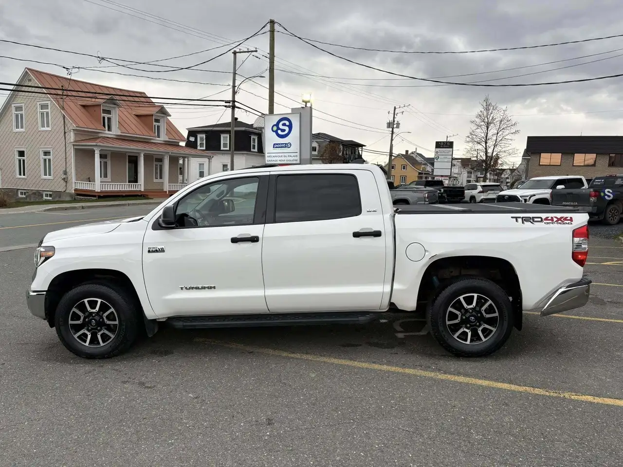 Toyota Tundra снимка Toyota Tundra
