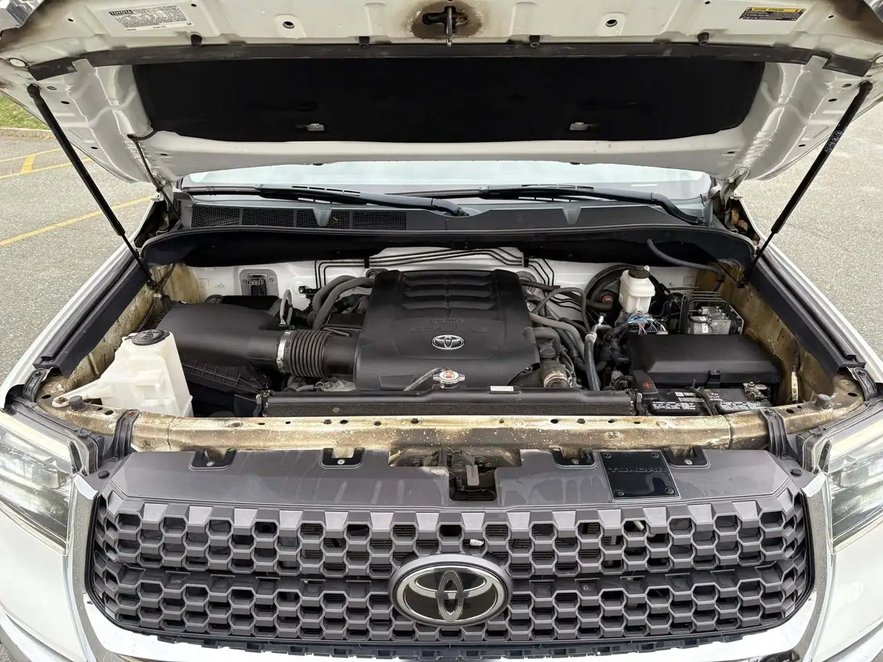 Toyota Tundra снимка Toyota Tundra
