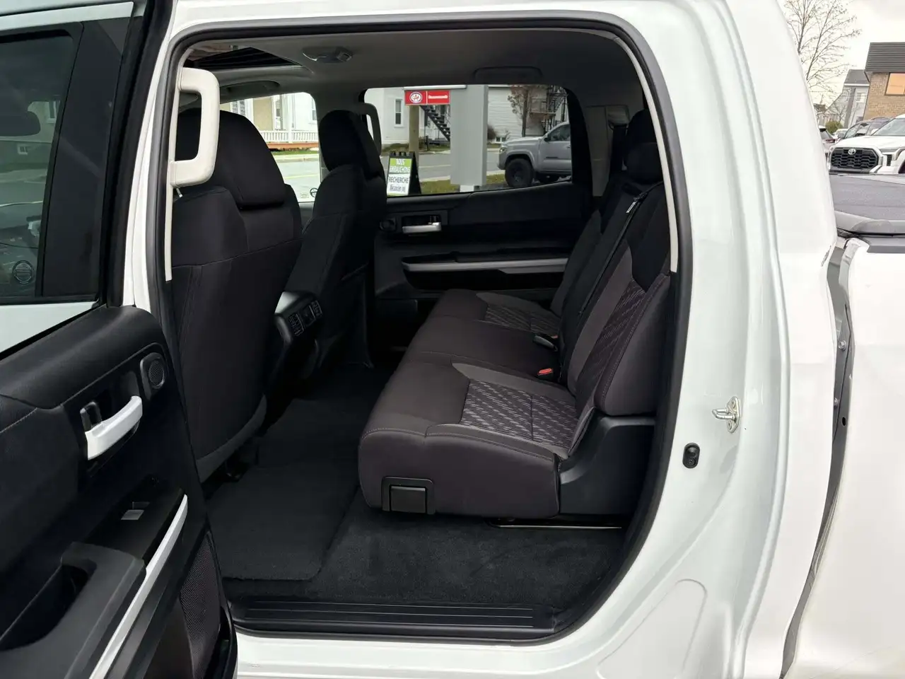 Toyota Tundra снимка Toyota Tundra