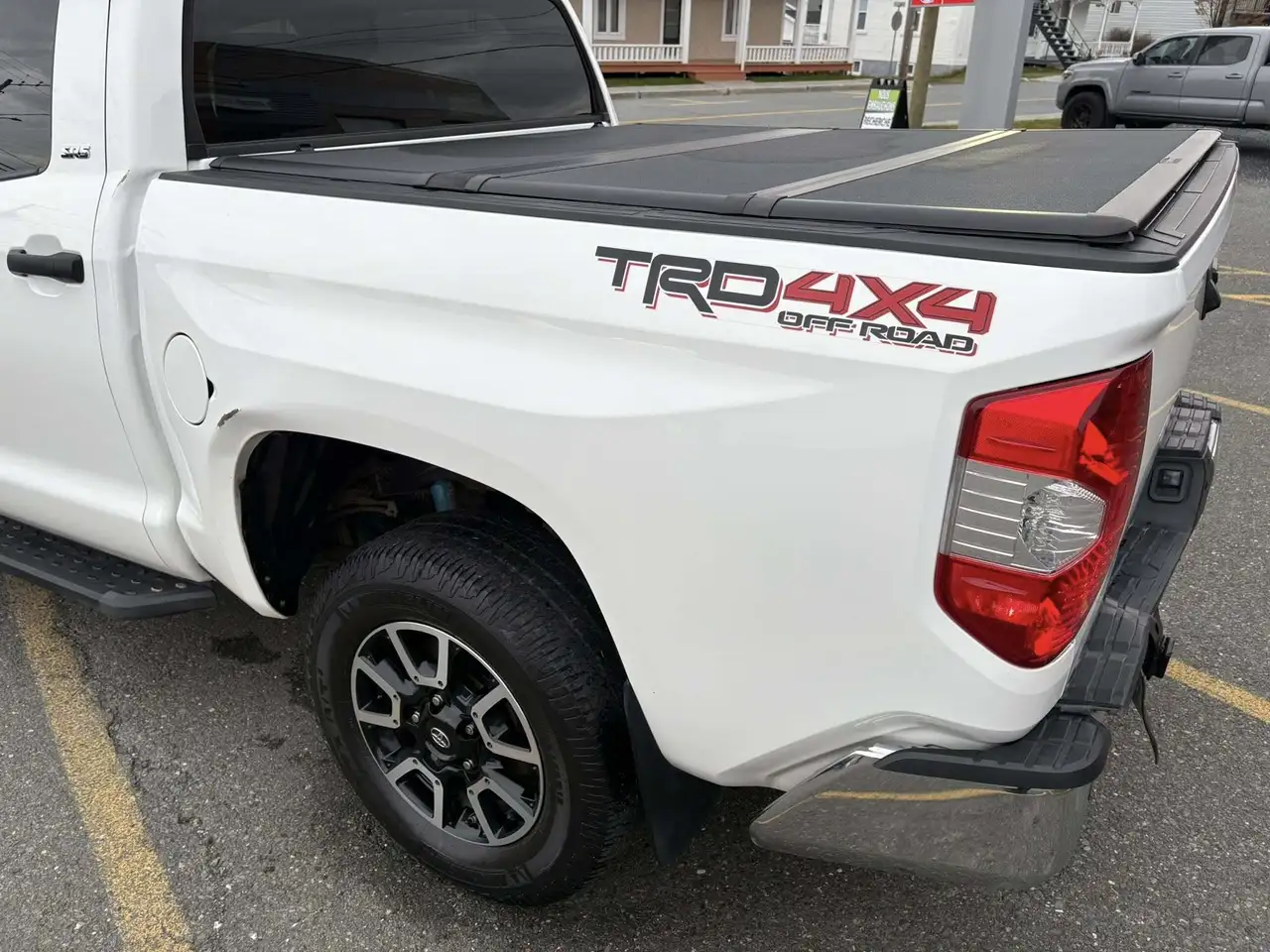Toyota Tundra снимка Toyota Tundra