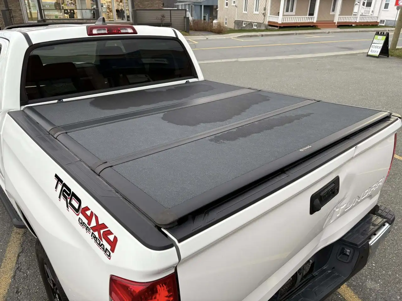 Toyota Tundra снимка Toyota Tundra