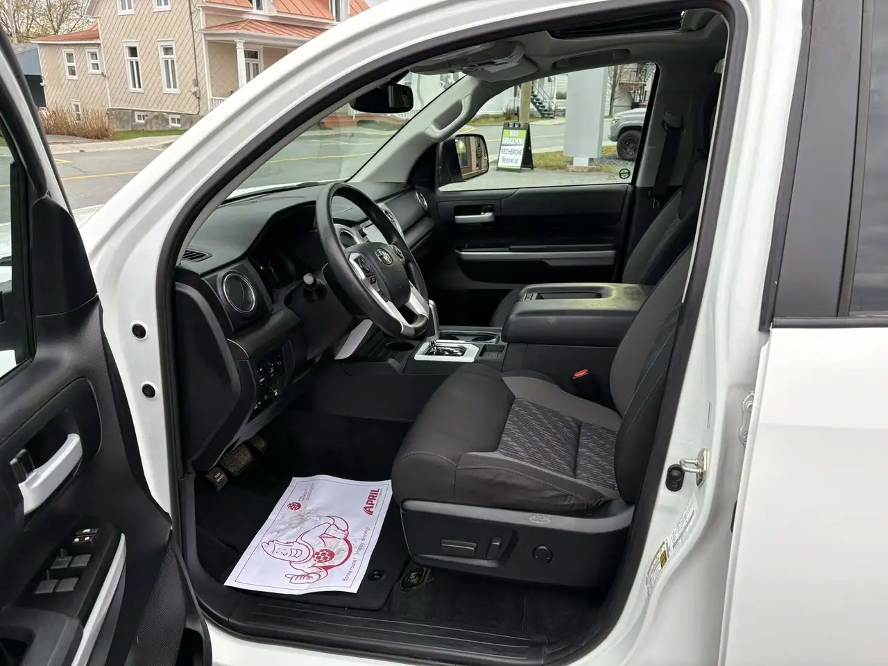 Toyota Tundra снимка Toyota Tundra