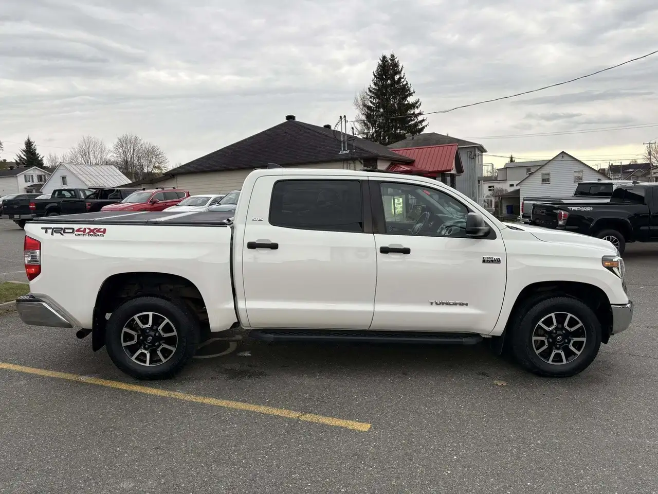 Toyota Tundra снимка Toyota Tundra