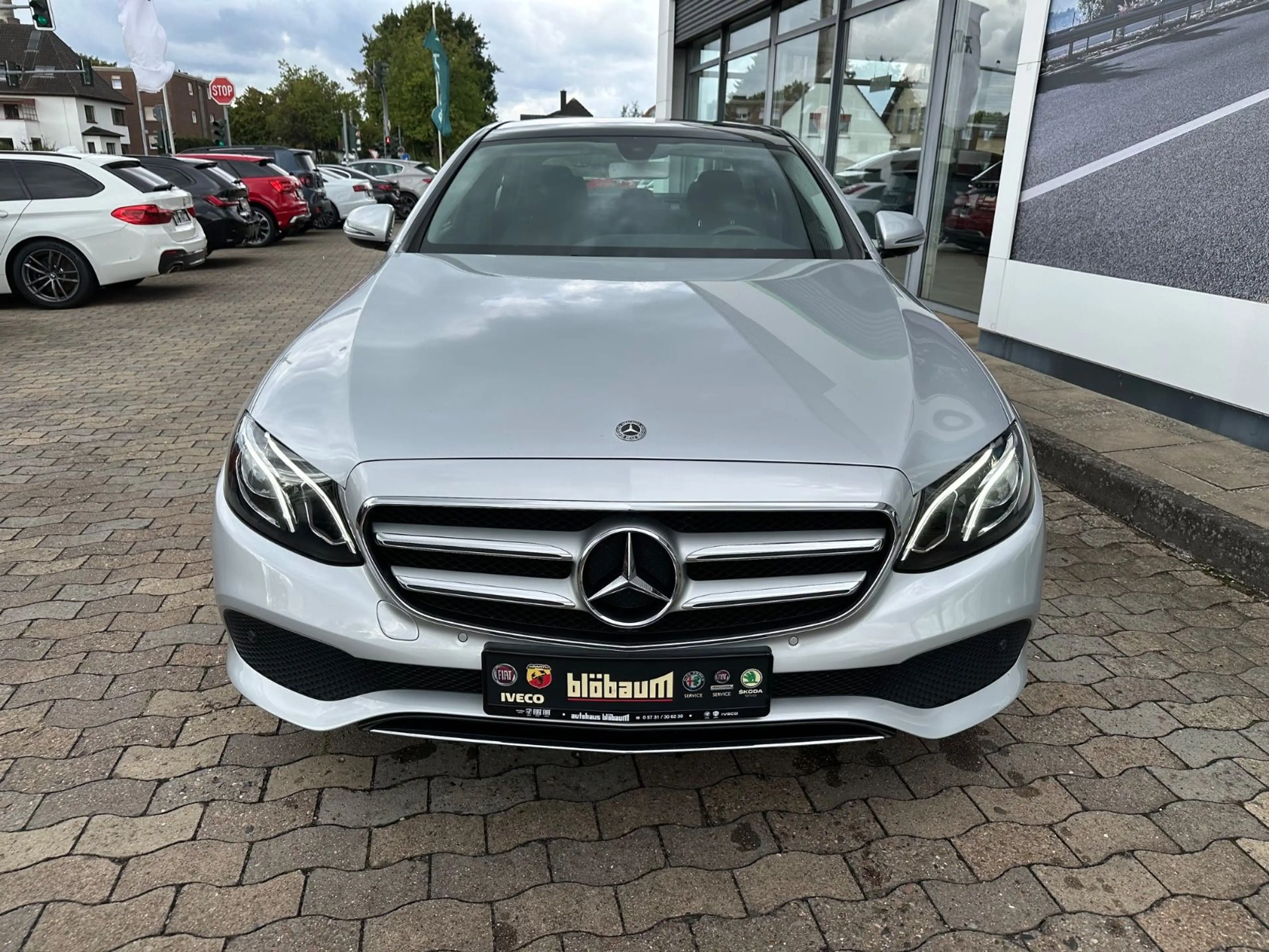Mercedes-Benz E 250 Limousine Avantgarde Pano — photo 3