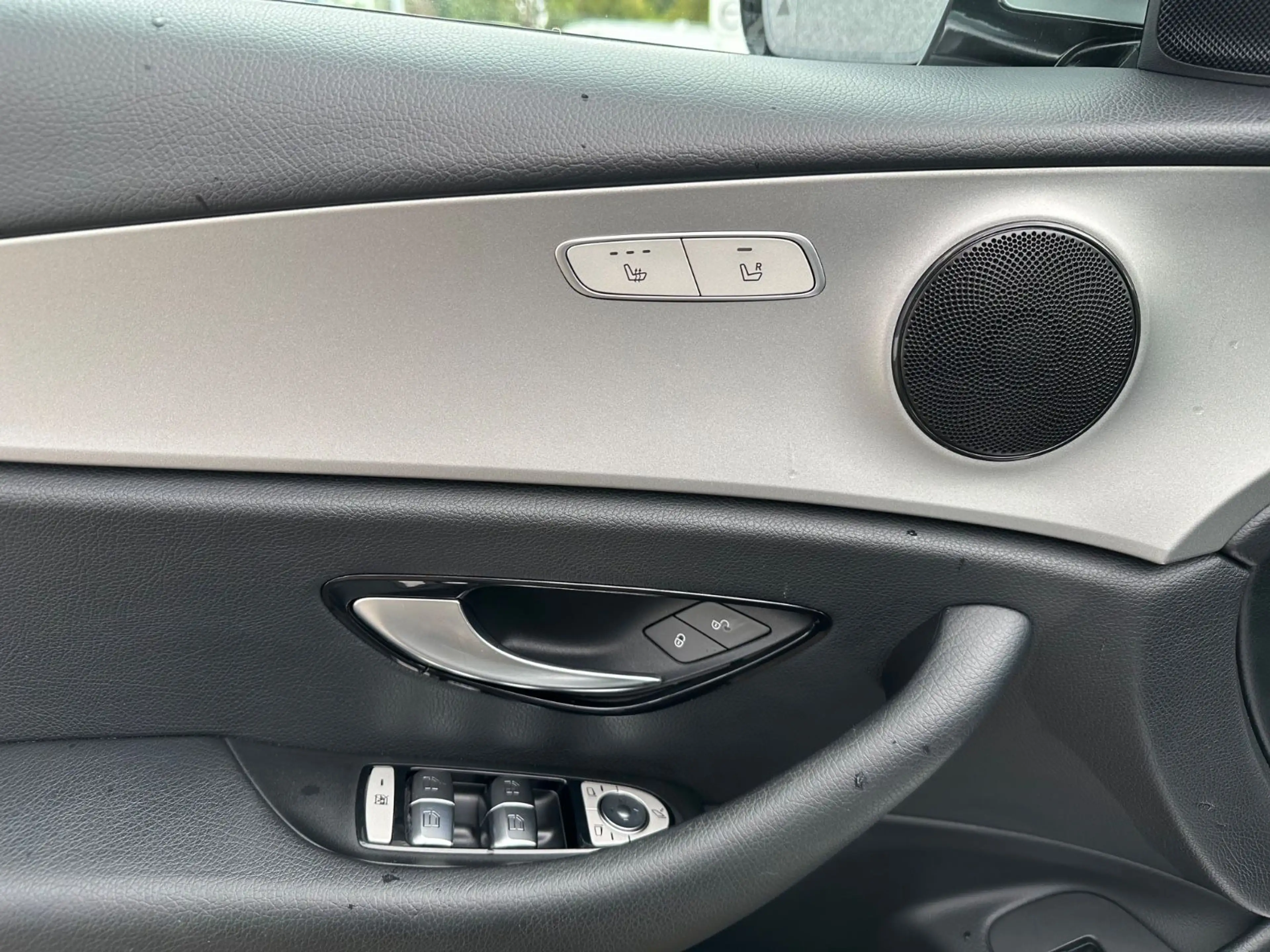 Mercedes-Benz E 250 Limousine Avantgarde Pano — photo 10