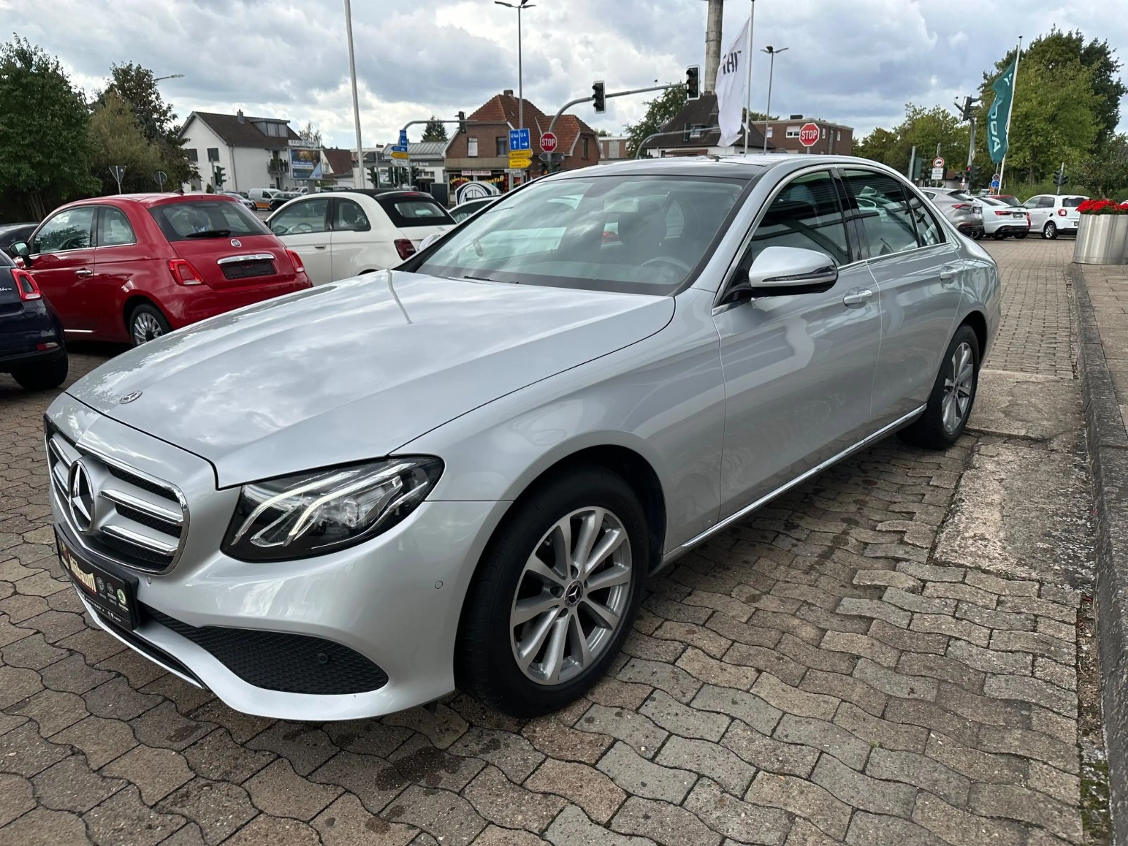 Mercedes-Benz E 250 Limousine Avantgarde Pano — photo 4