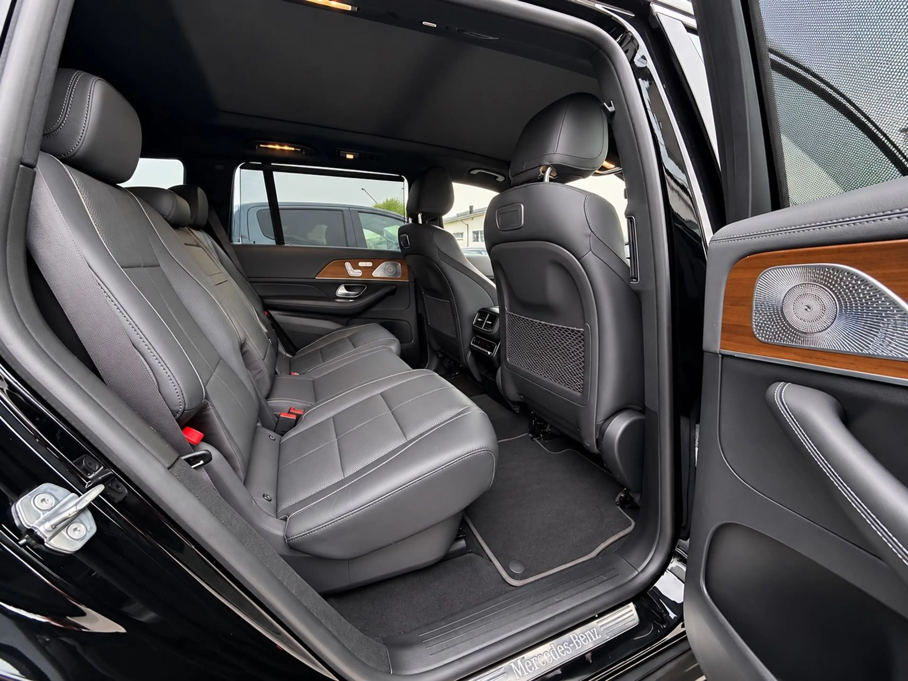 Mercedes-Benz GLS 400 d AMG Line 4Matic/HUD/PANO/BURM/21Zoll — photo 12