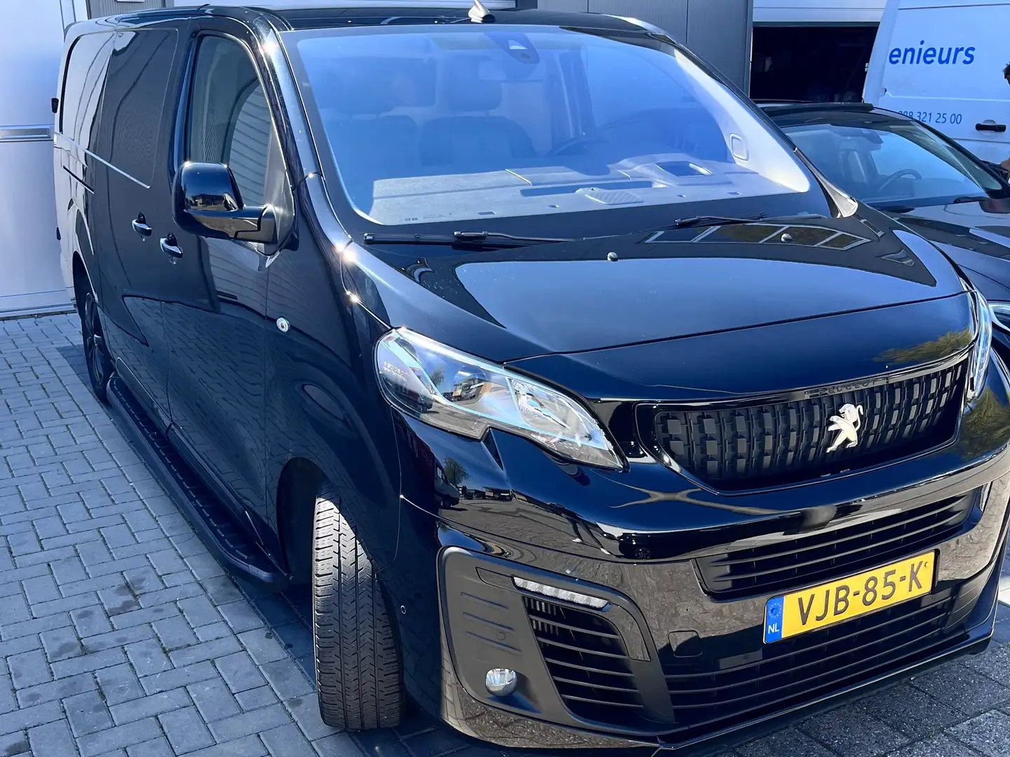 Peugeot Expert Expert 2.0 BlueHDI Sport Zwart - 1