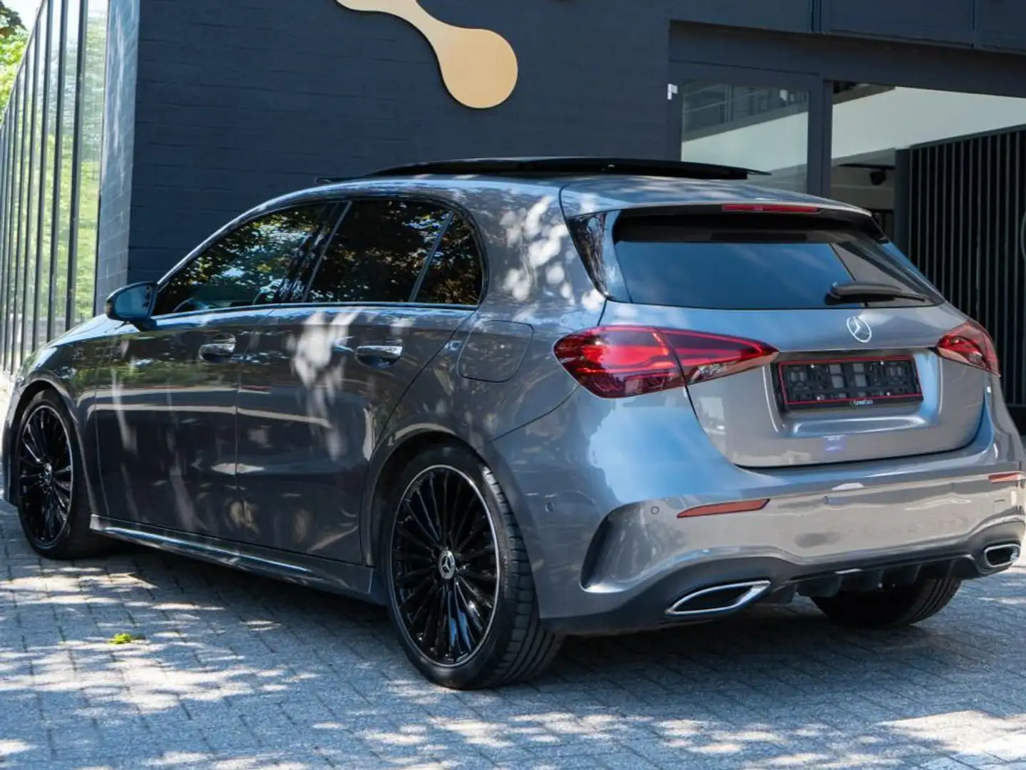 Mercedes-Benz A 180 A 180 d AMG Line Gris - 2