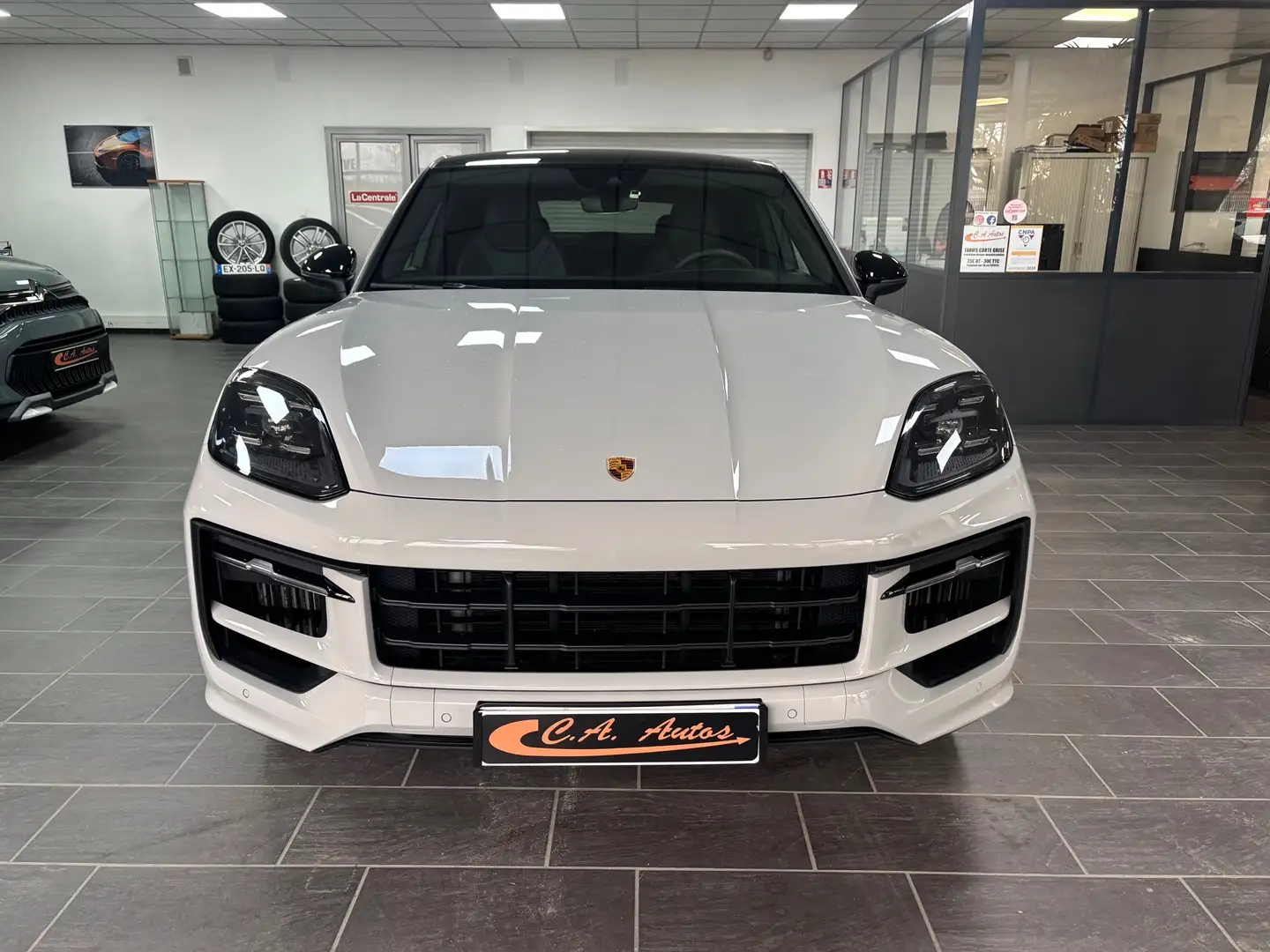 Porsche Cayenne (9YB) 3.0 V6 470CH E-HYBRID Gris - 2