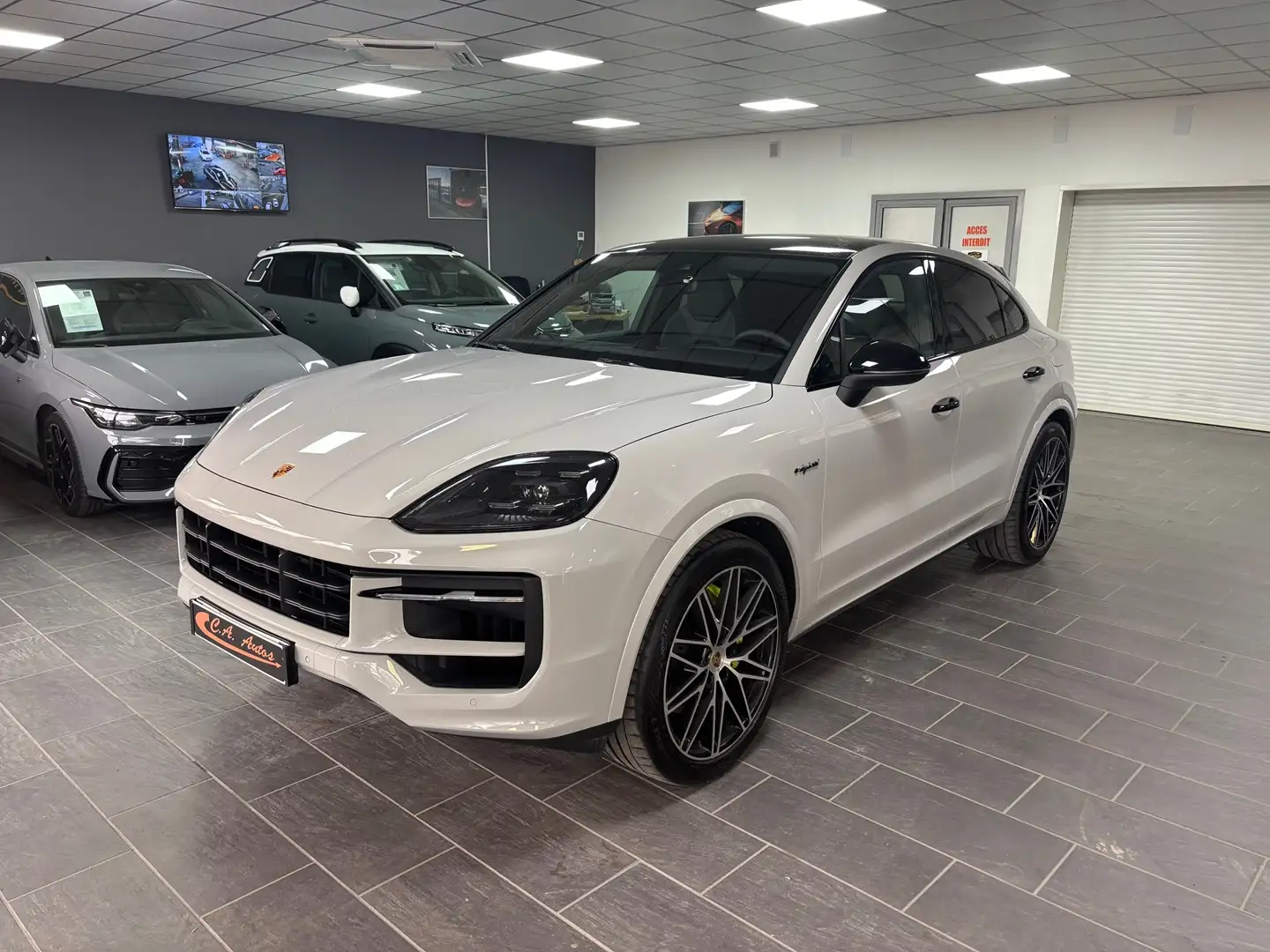 Porsche Cayenne (9YB) 3.0 V6 470CH E-HYBRID Gris - 1