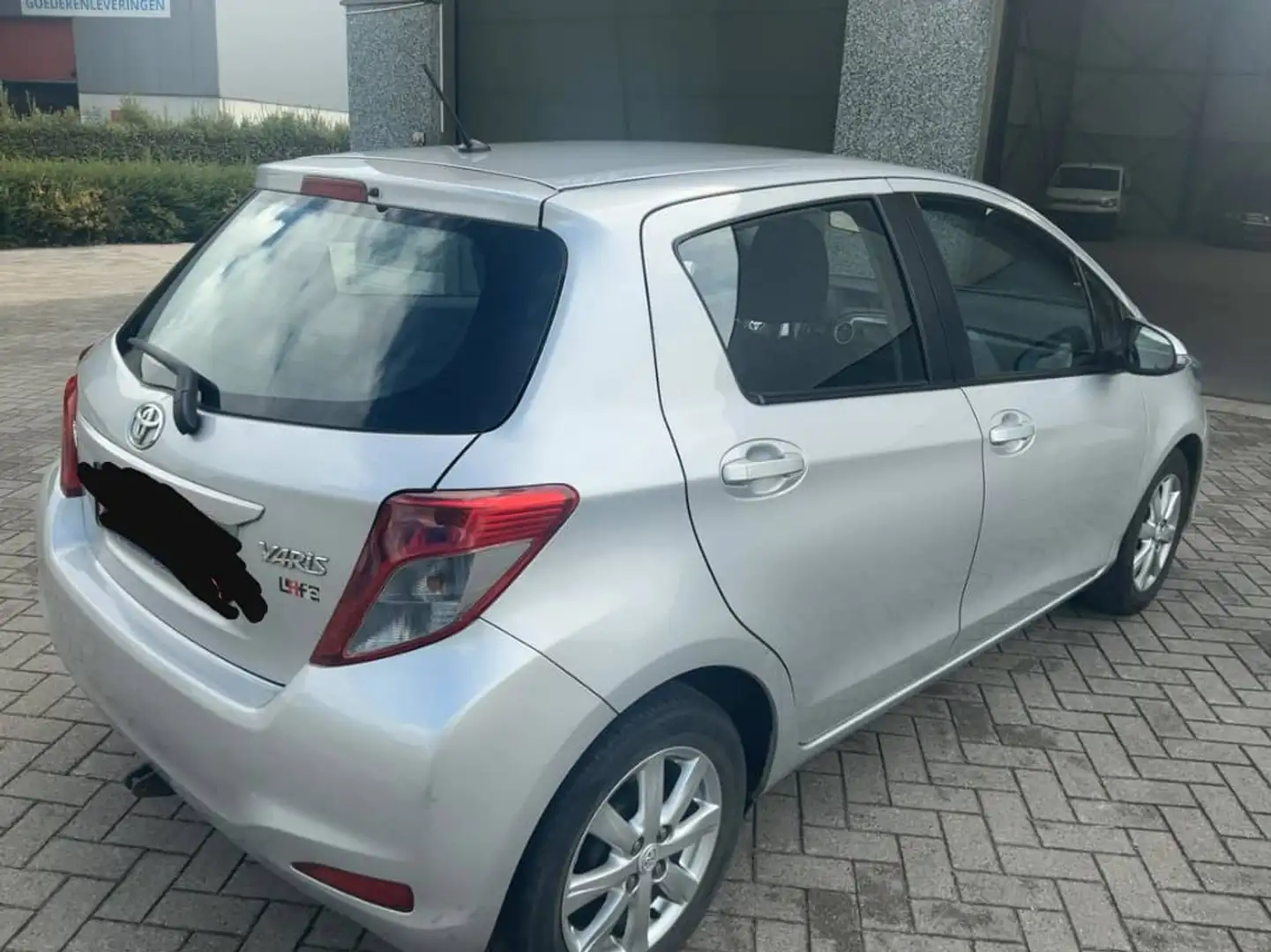 Toyota Yaris Yaris 1.3 - 87 VVT-i Multimedia Gris - 2