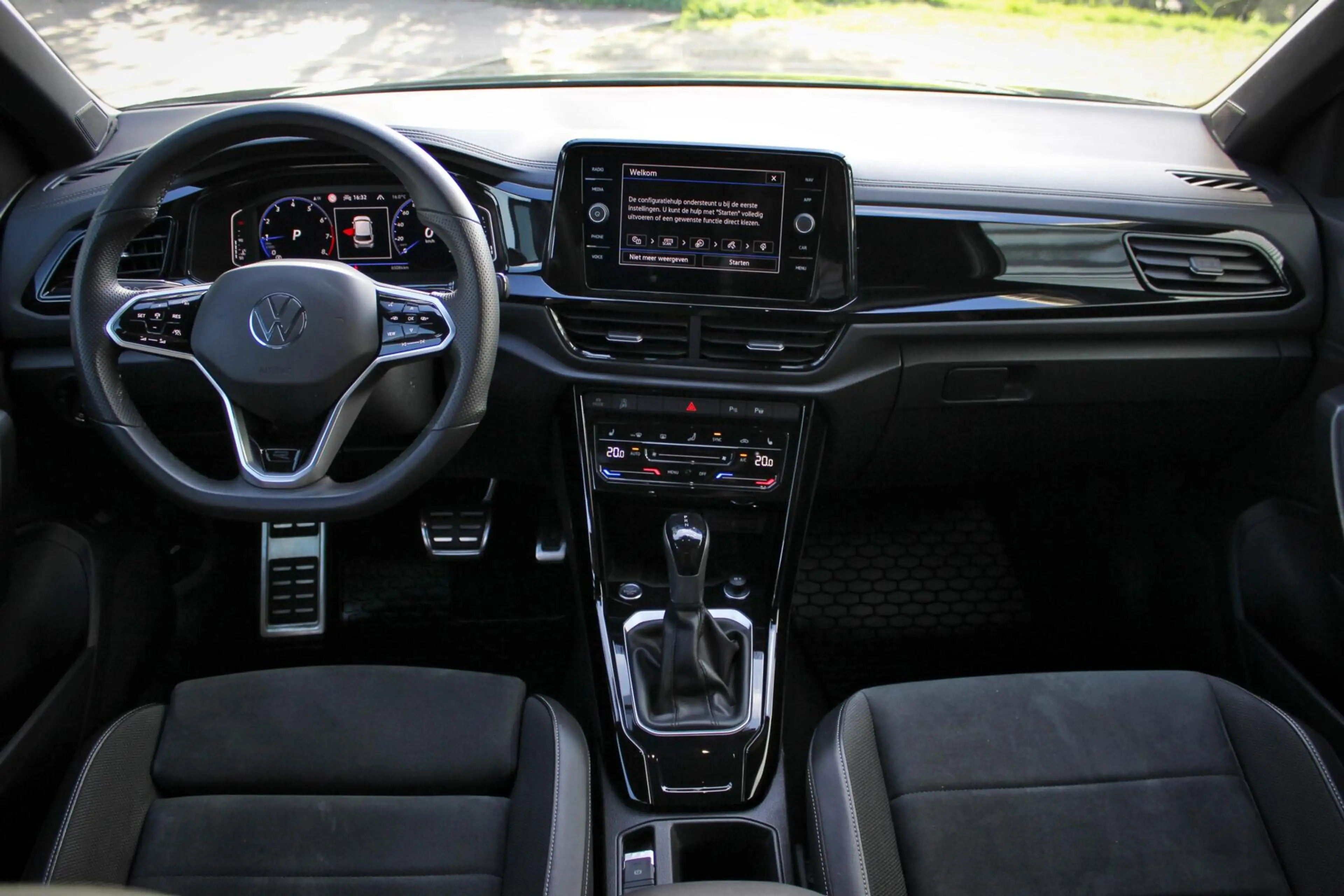 Volkswagen T-Roc 1.5 TSI R-Line // Black Style | Trekhaak | IQ.Ligh — photo 5
