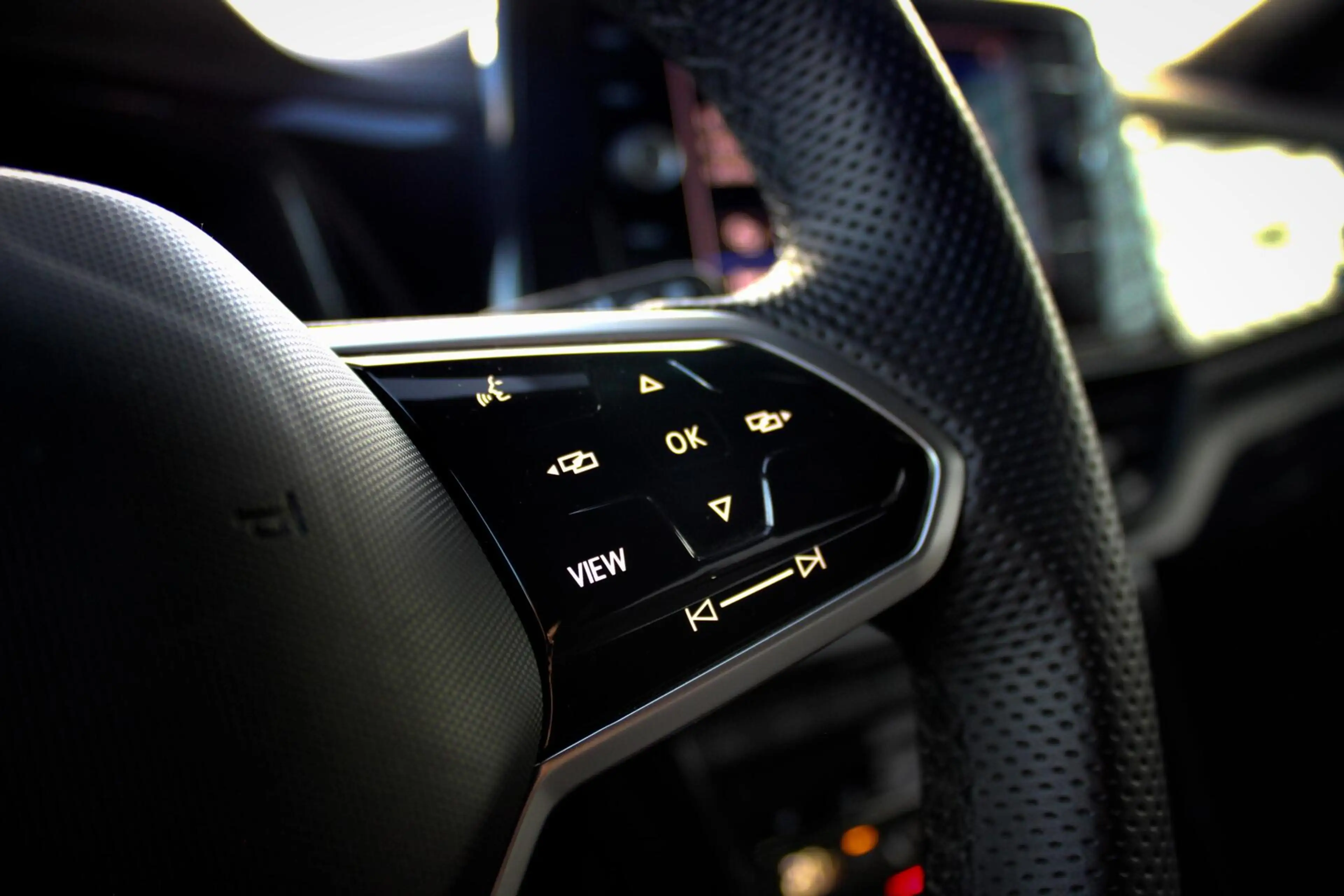 Volkswagen T-Roc 1.5 TSI R-Line // Black Style | Trekhaak | IQ.Ligh — photo 15