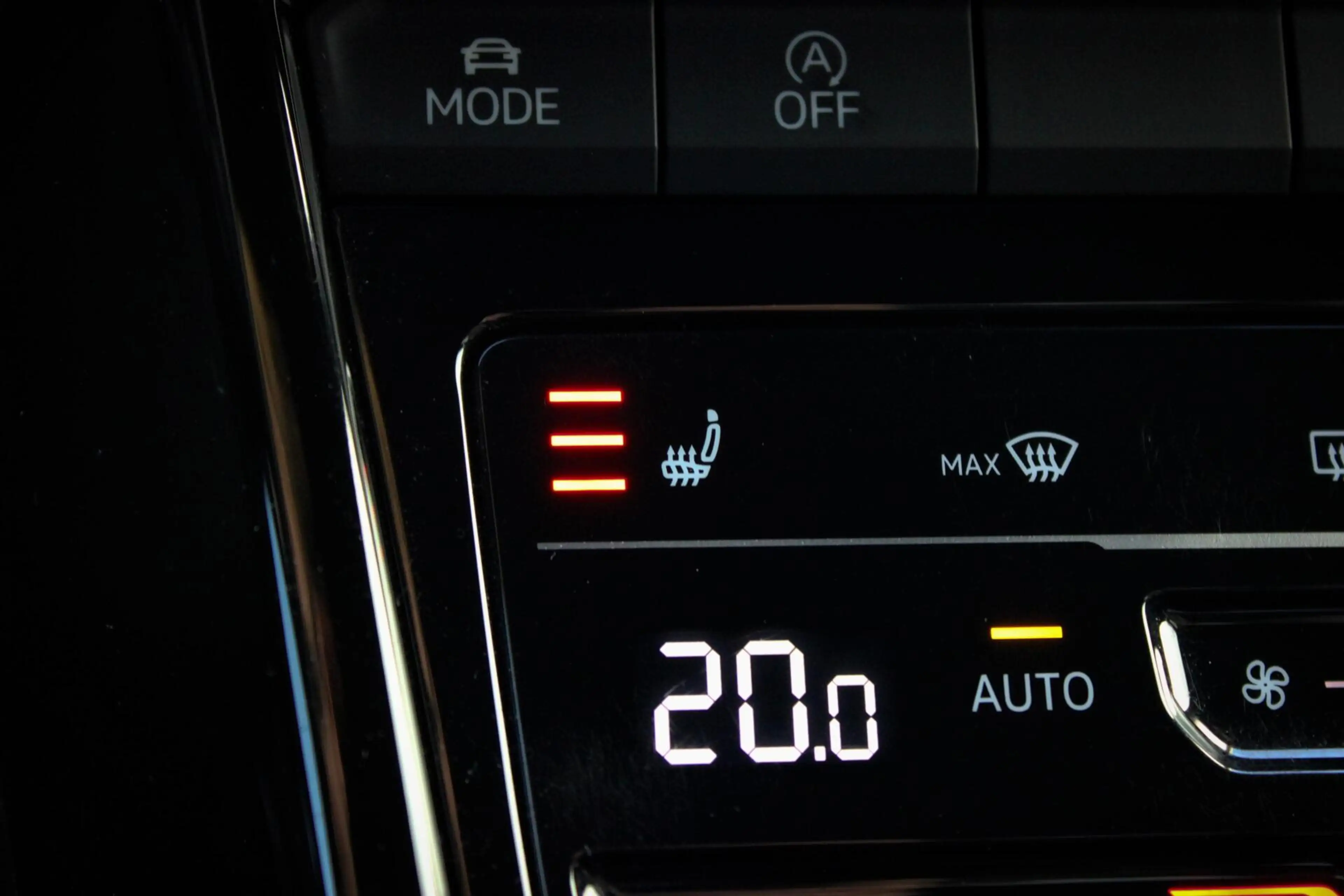 Volkswagen T-Roc 1.5 TSI R-Line // Black Style | Trekhaak | IQ.Ligh — photo 30