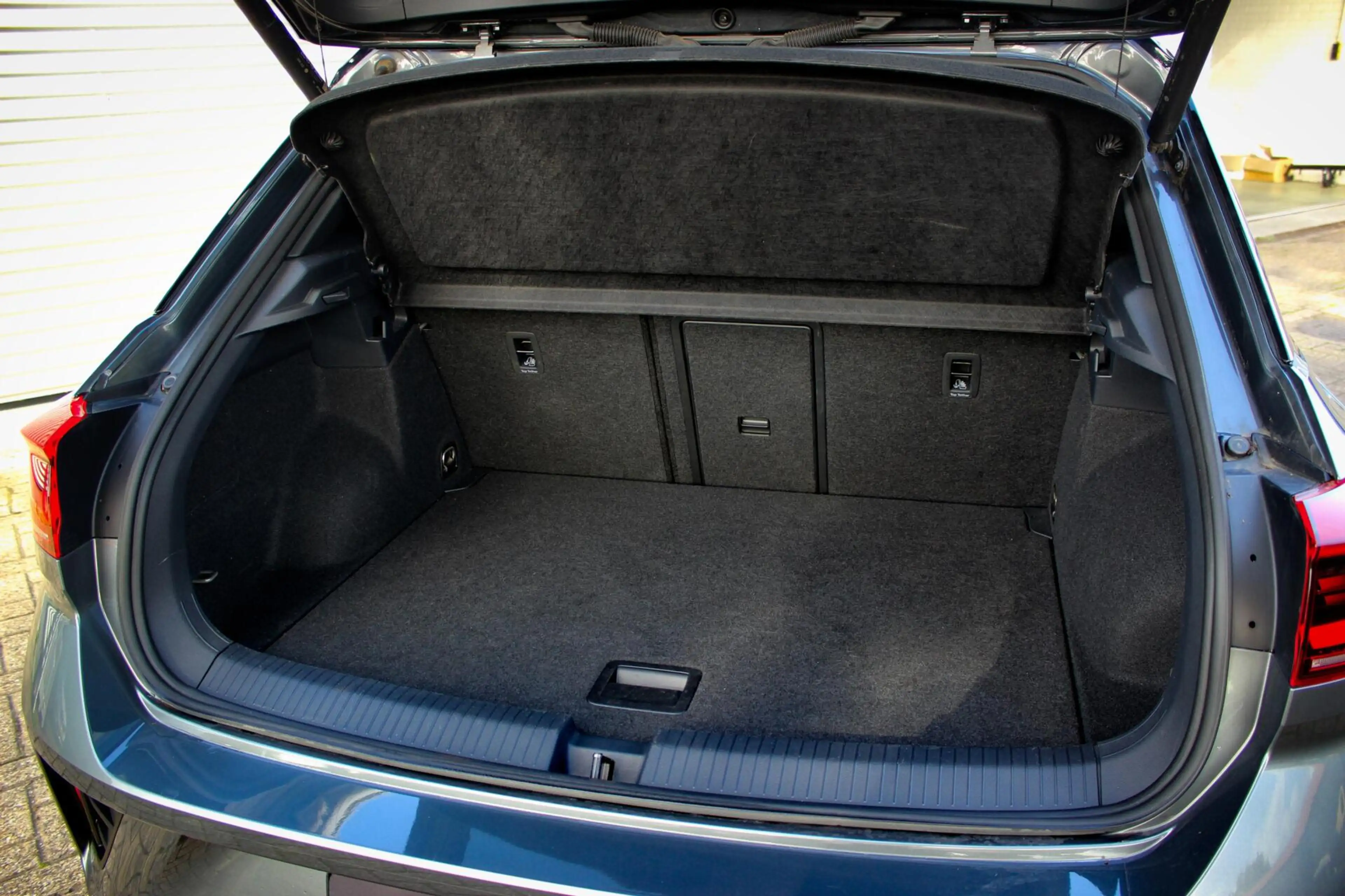 Volkswagen T-Roc 1.5 TSI R-Line // Black Style | Trekhaak | IQ.Ligh — photo 27
