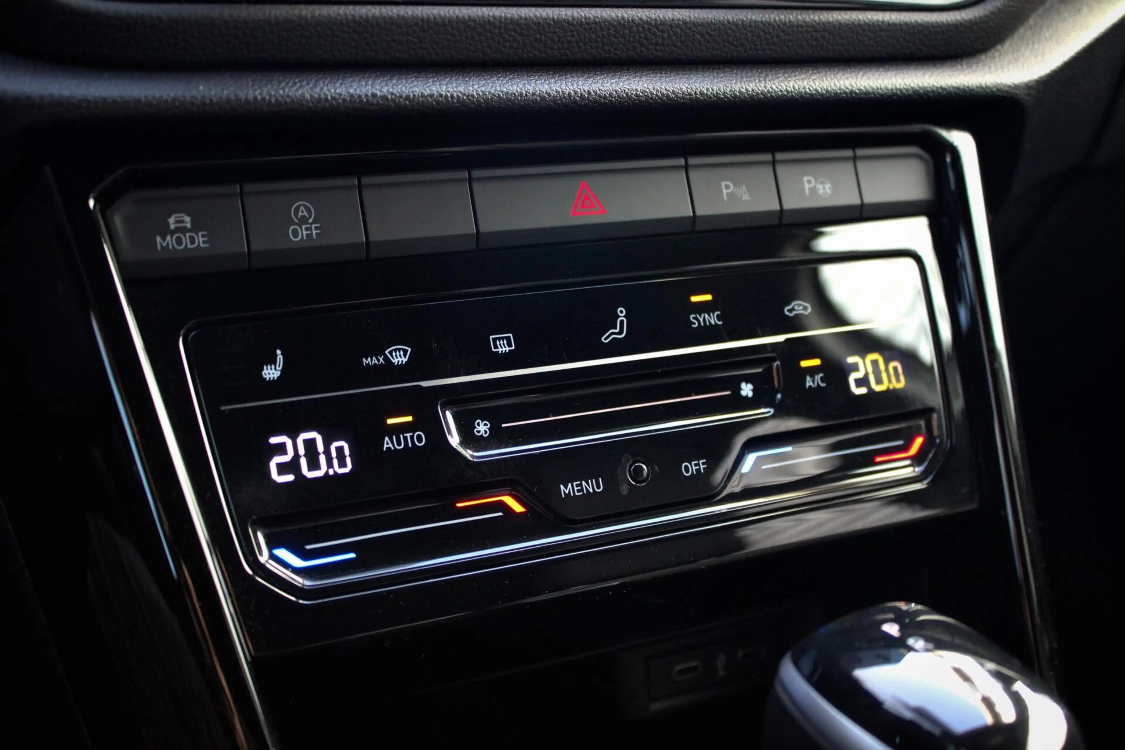 Volkswagen T-Roc 1.5 TSI R-Line // Black Style | Trekhaak | IQ.Ligh — photo 29